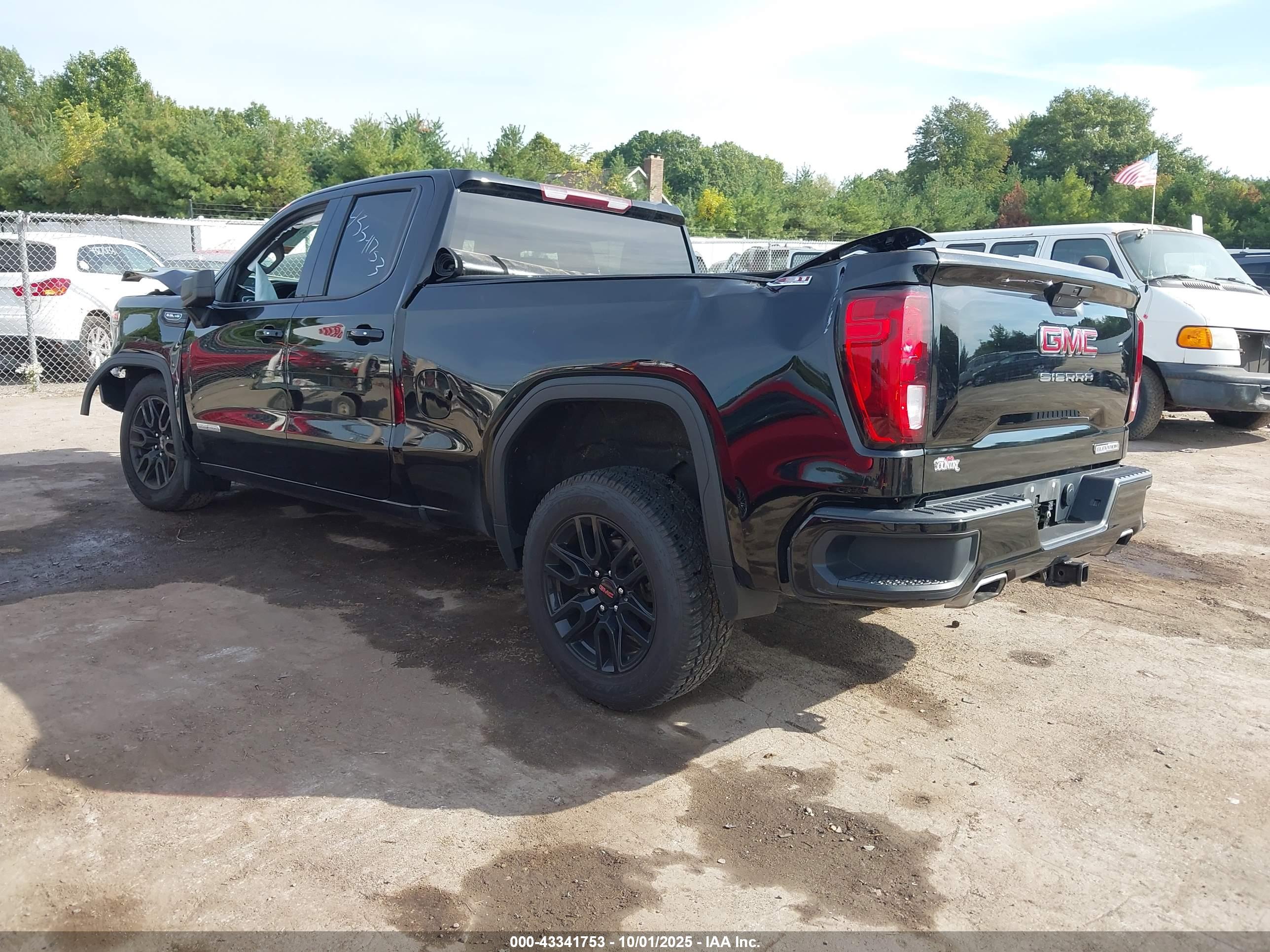 GMC SIERRA image 3