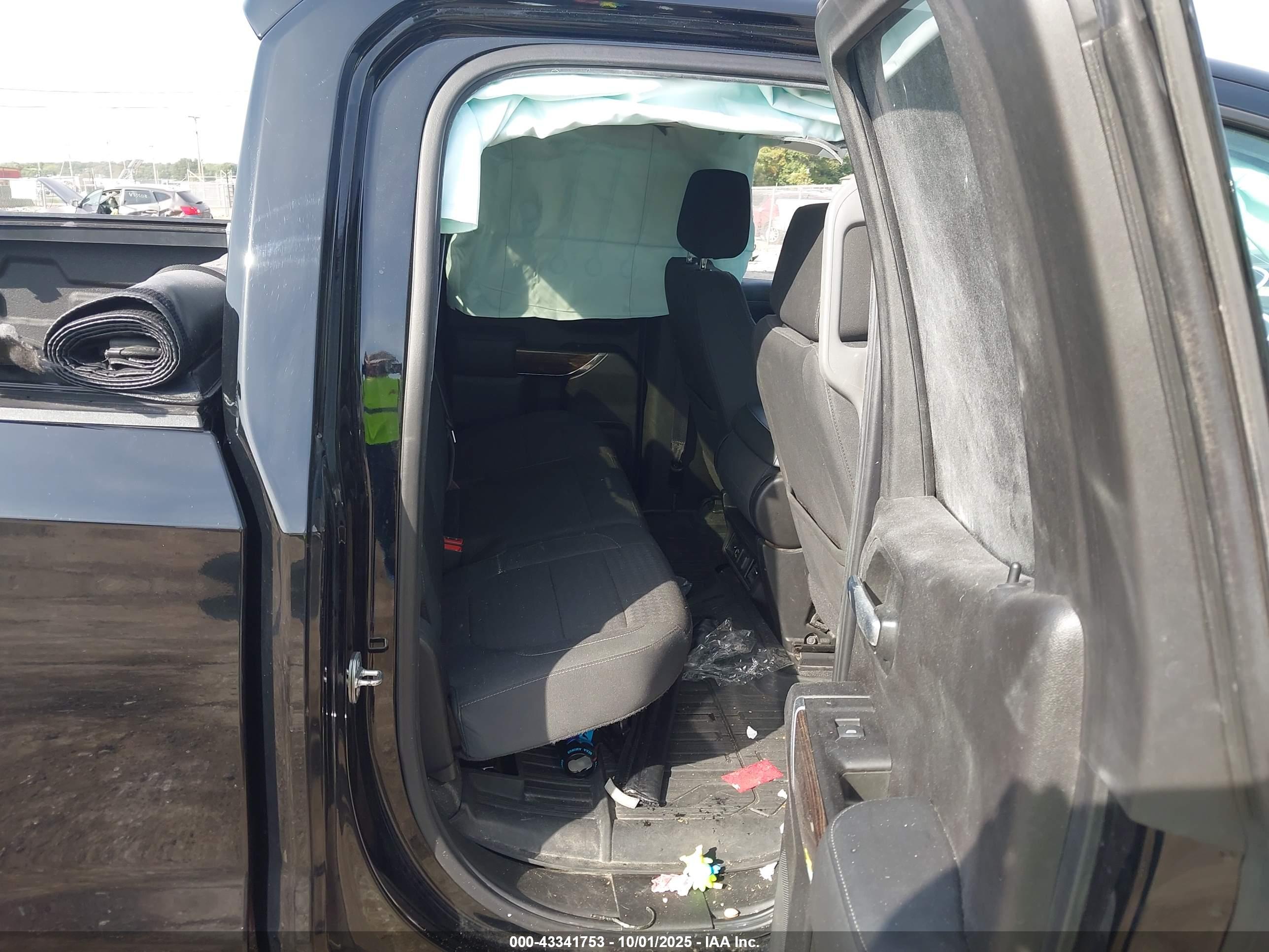GMC SIERRA image 8