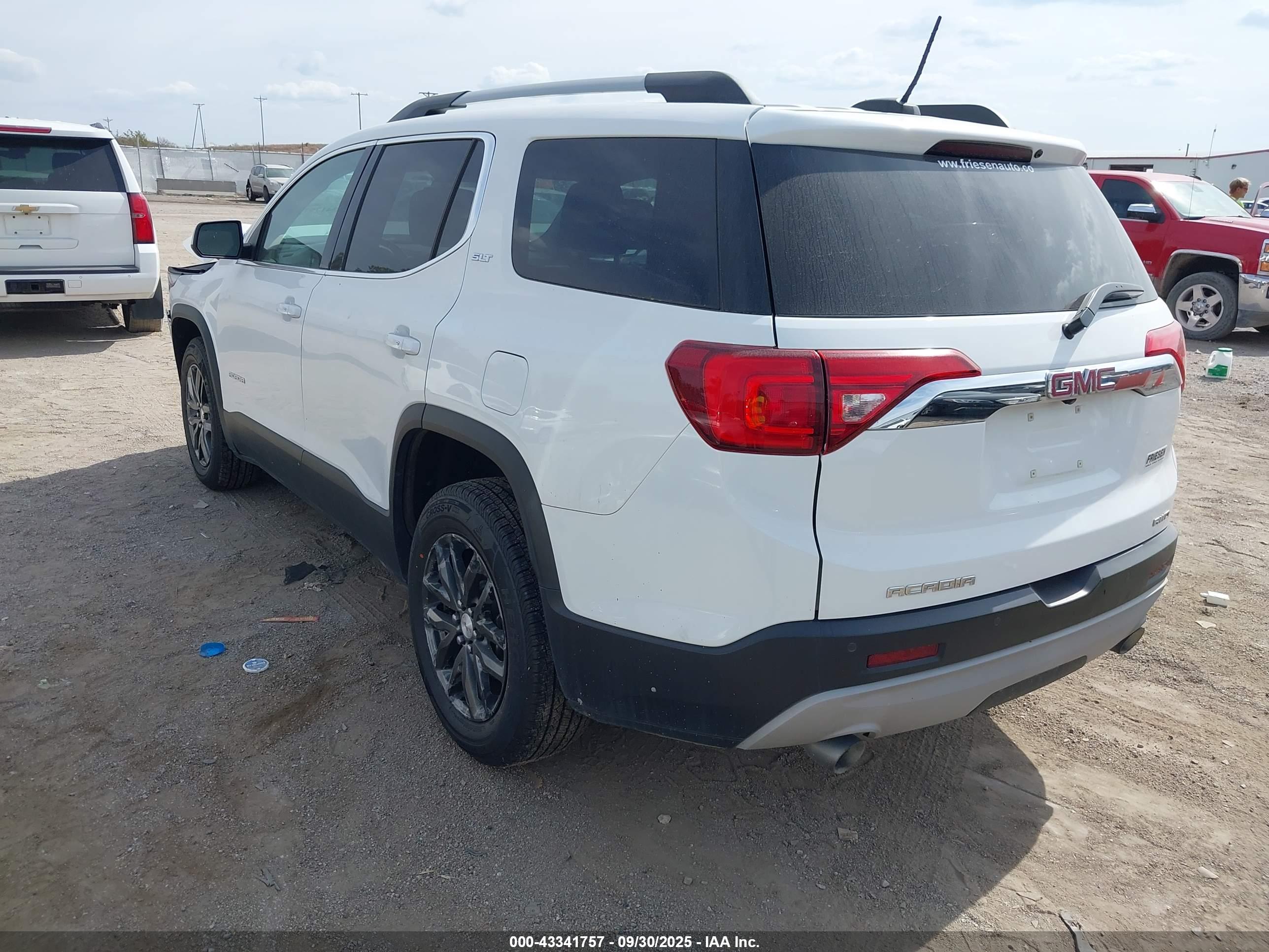 GMC ACADIA image 3