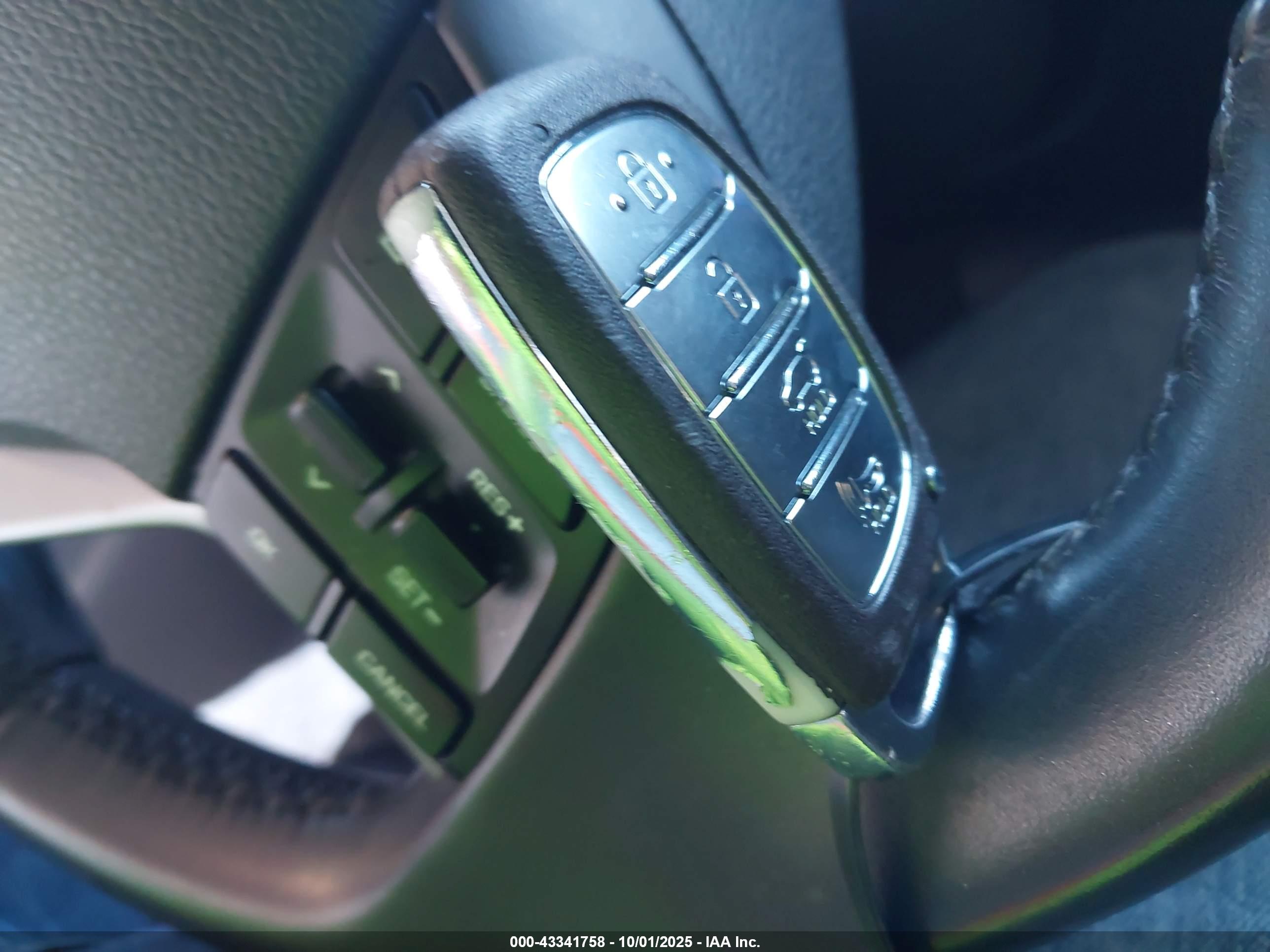 HYUNDAI TUCSON image 11