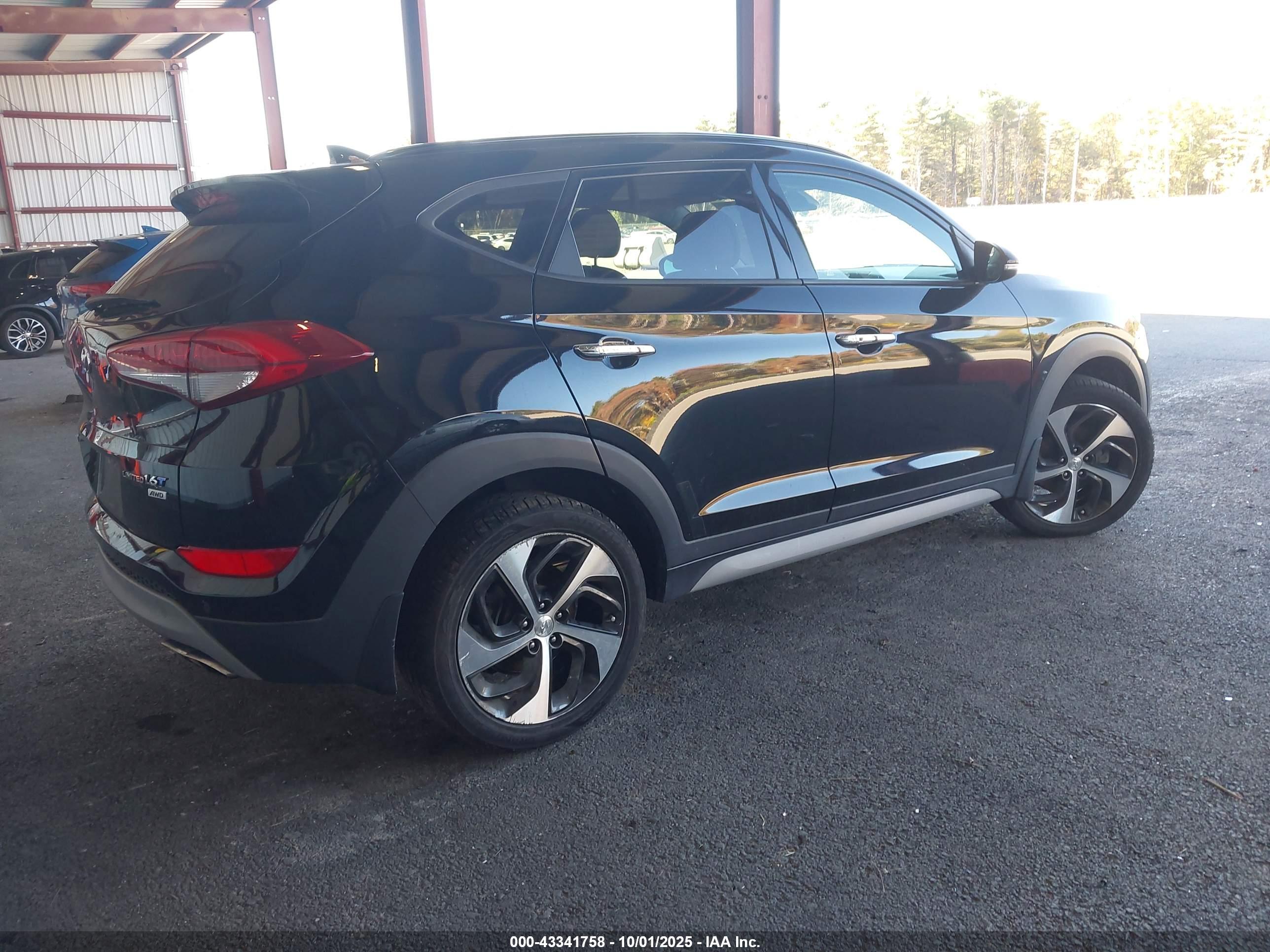 HYUNDAI TUCSON image 4