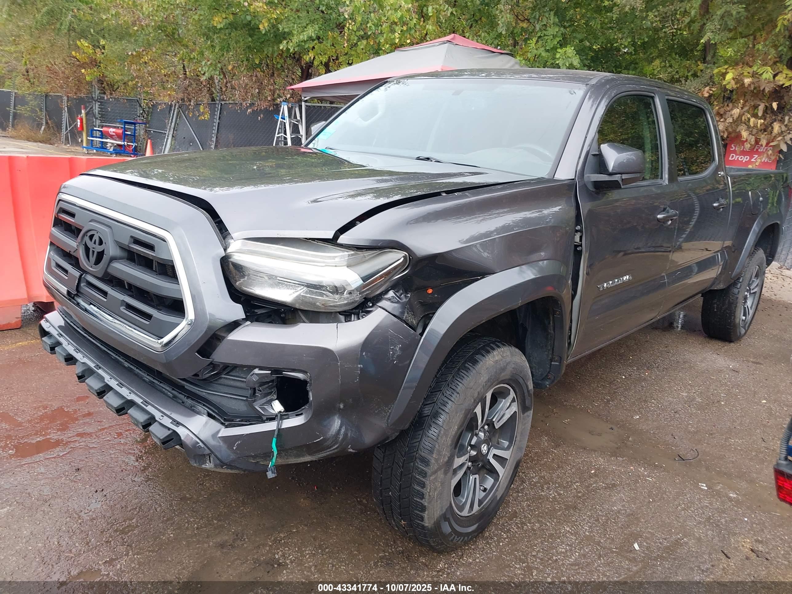 TOYOTA TACOMA image 2