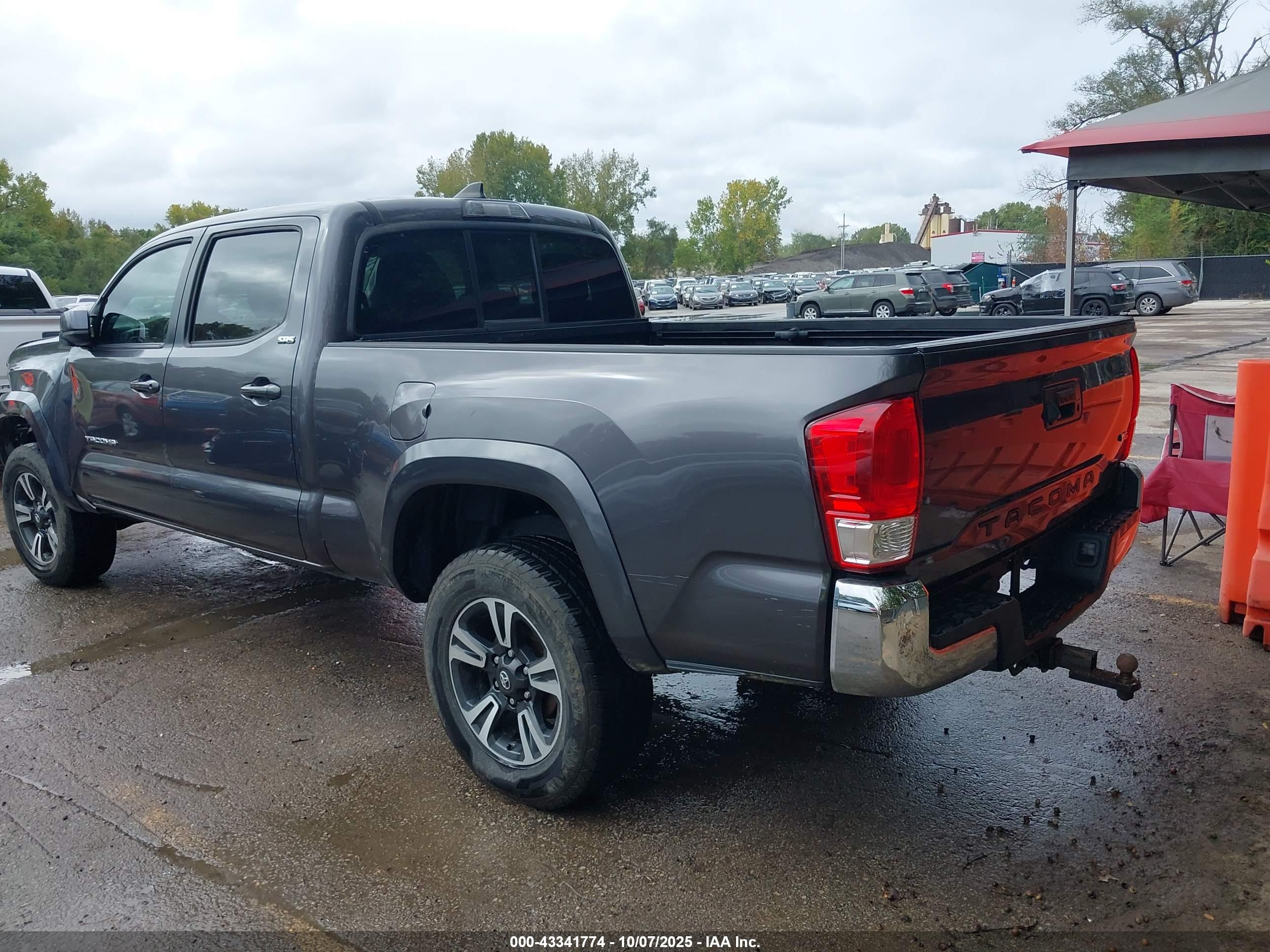 TOYOTA TACOMA image 3