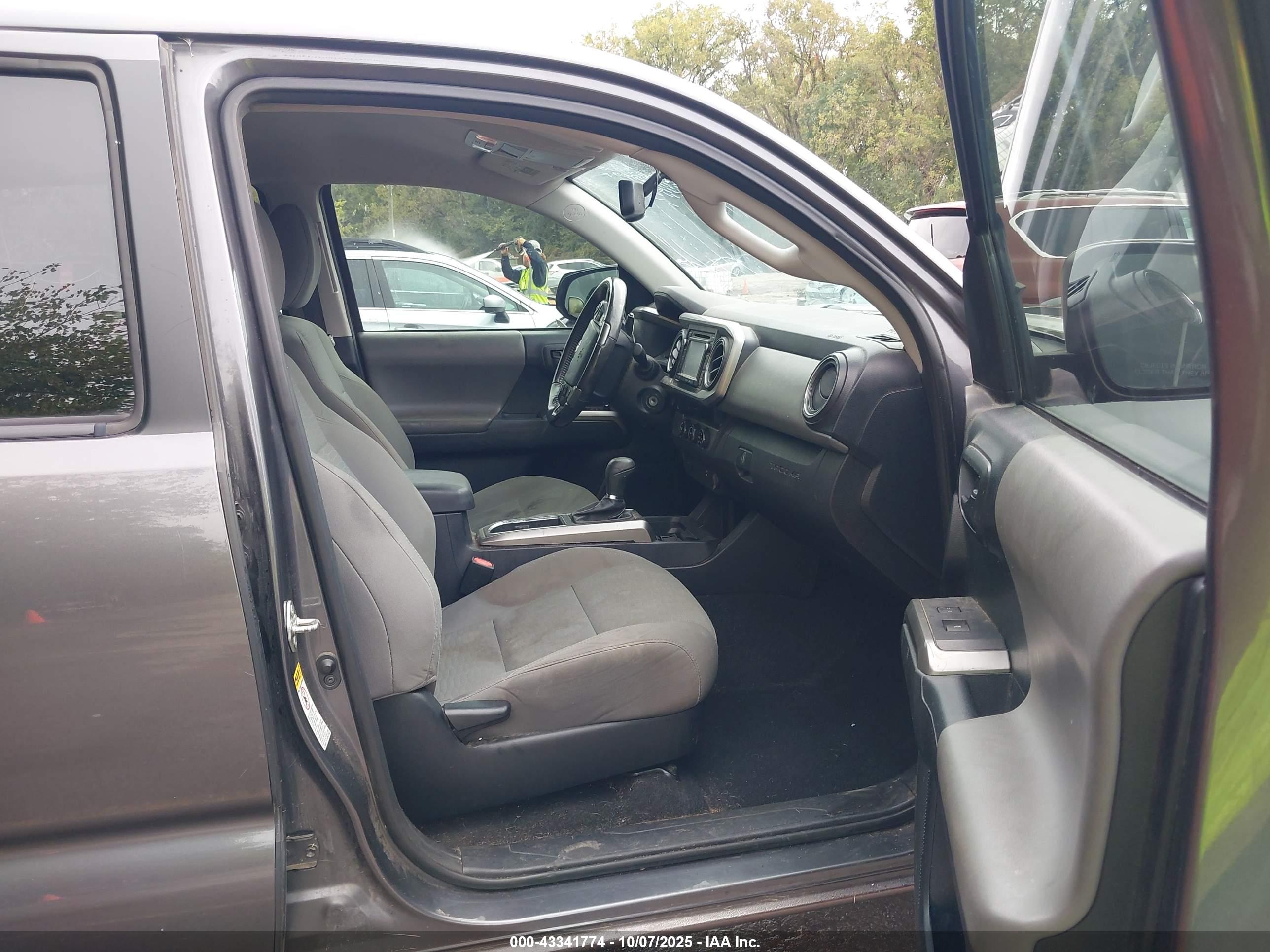 TOYOTA TACOMA image 5