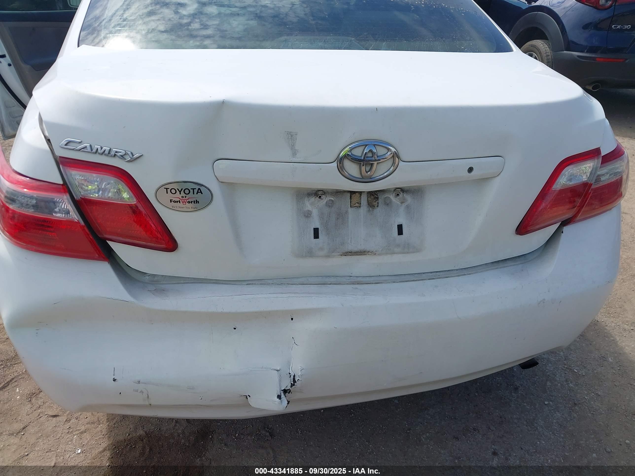 TOYOTA CAMRY image 6