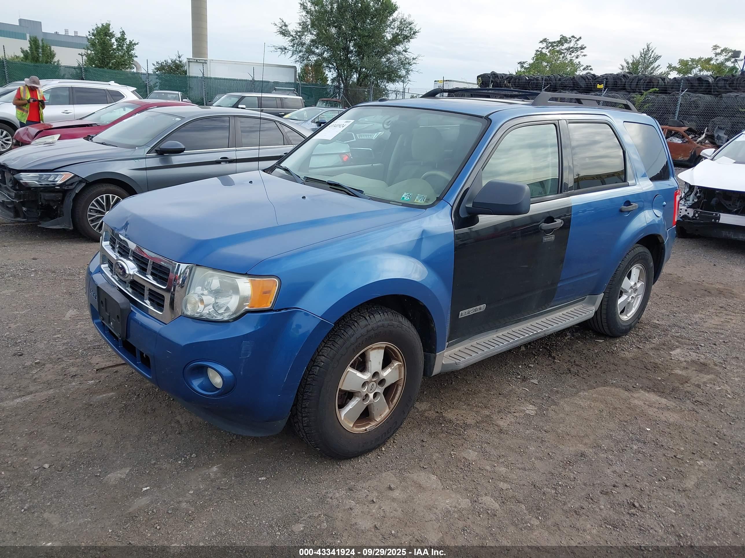 FORD ESCAPE image 2