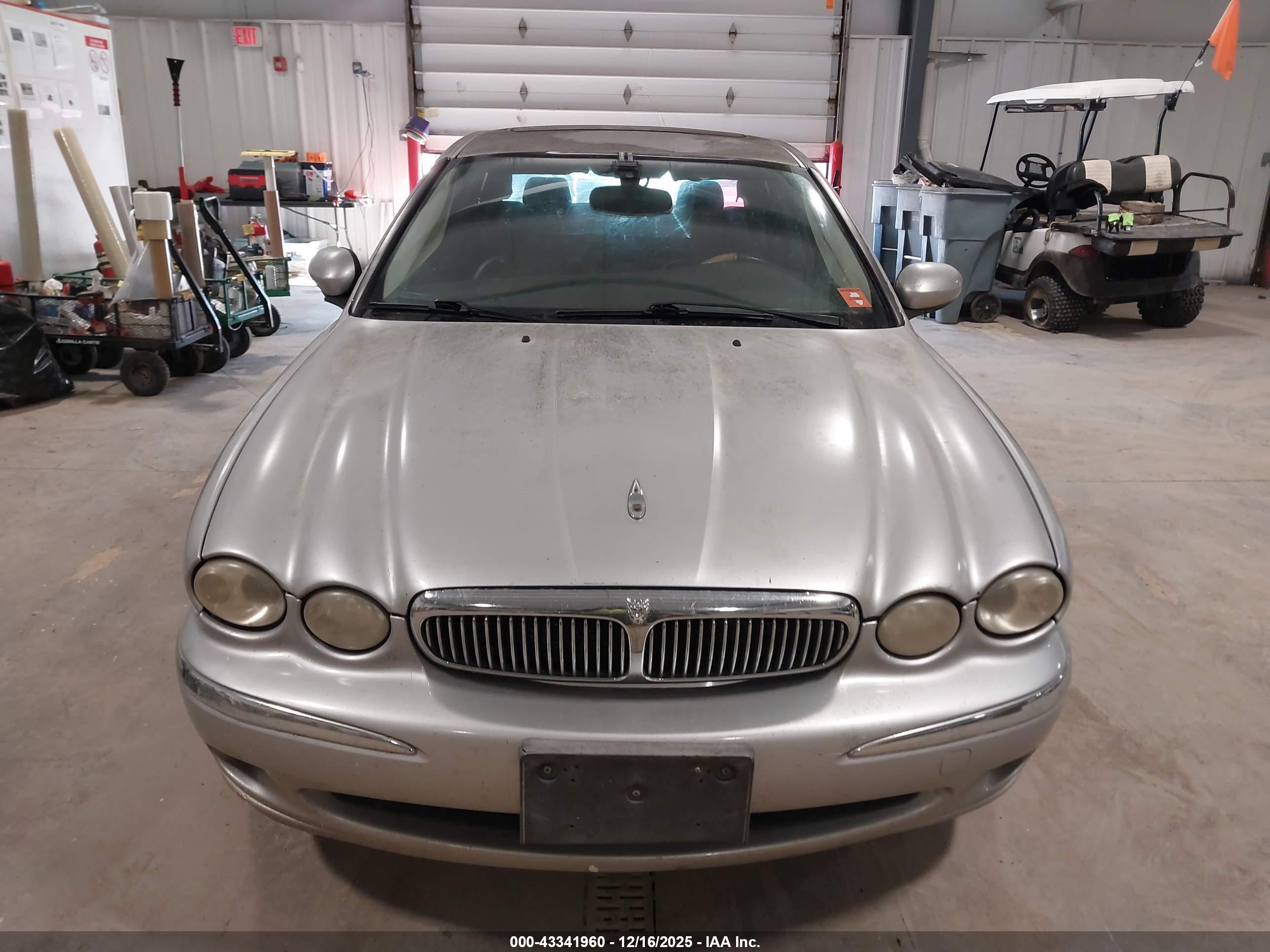 JAGUAR X-TYPE image 6