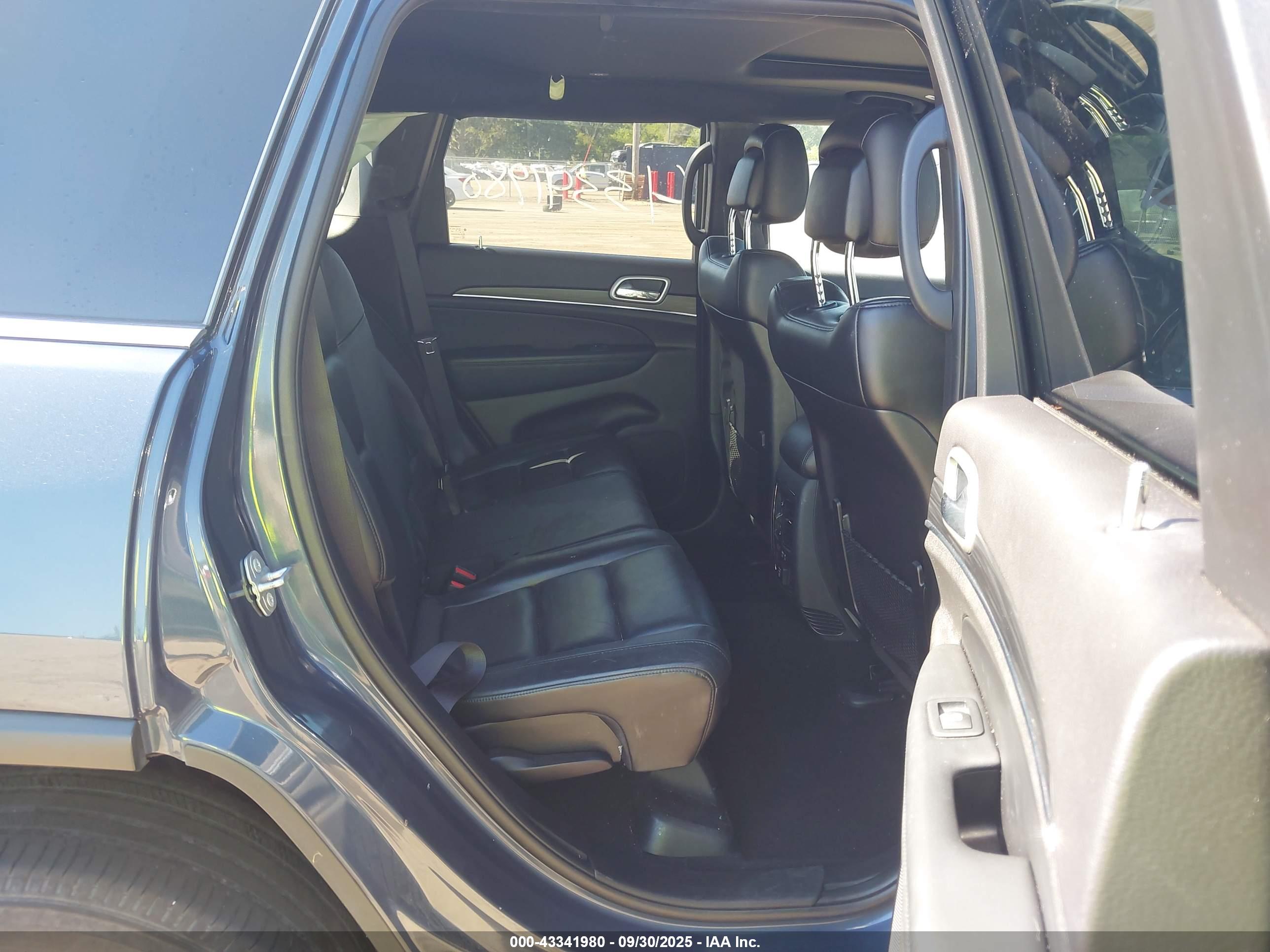 JEEP GRAND image 8