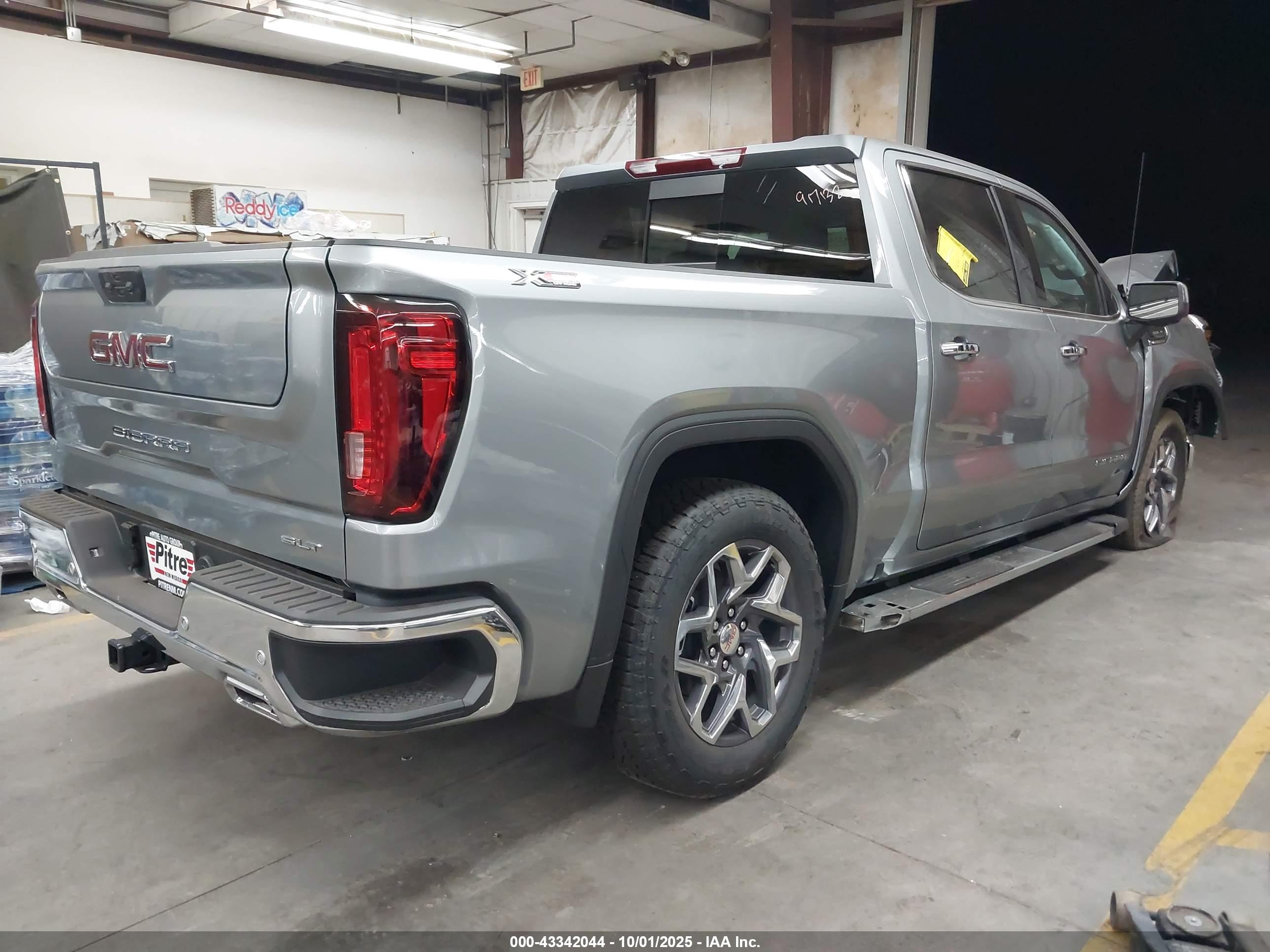 GMC SIERRA image 4