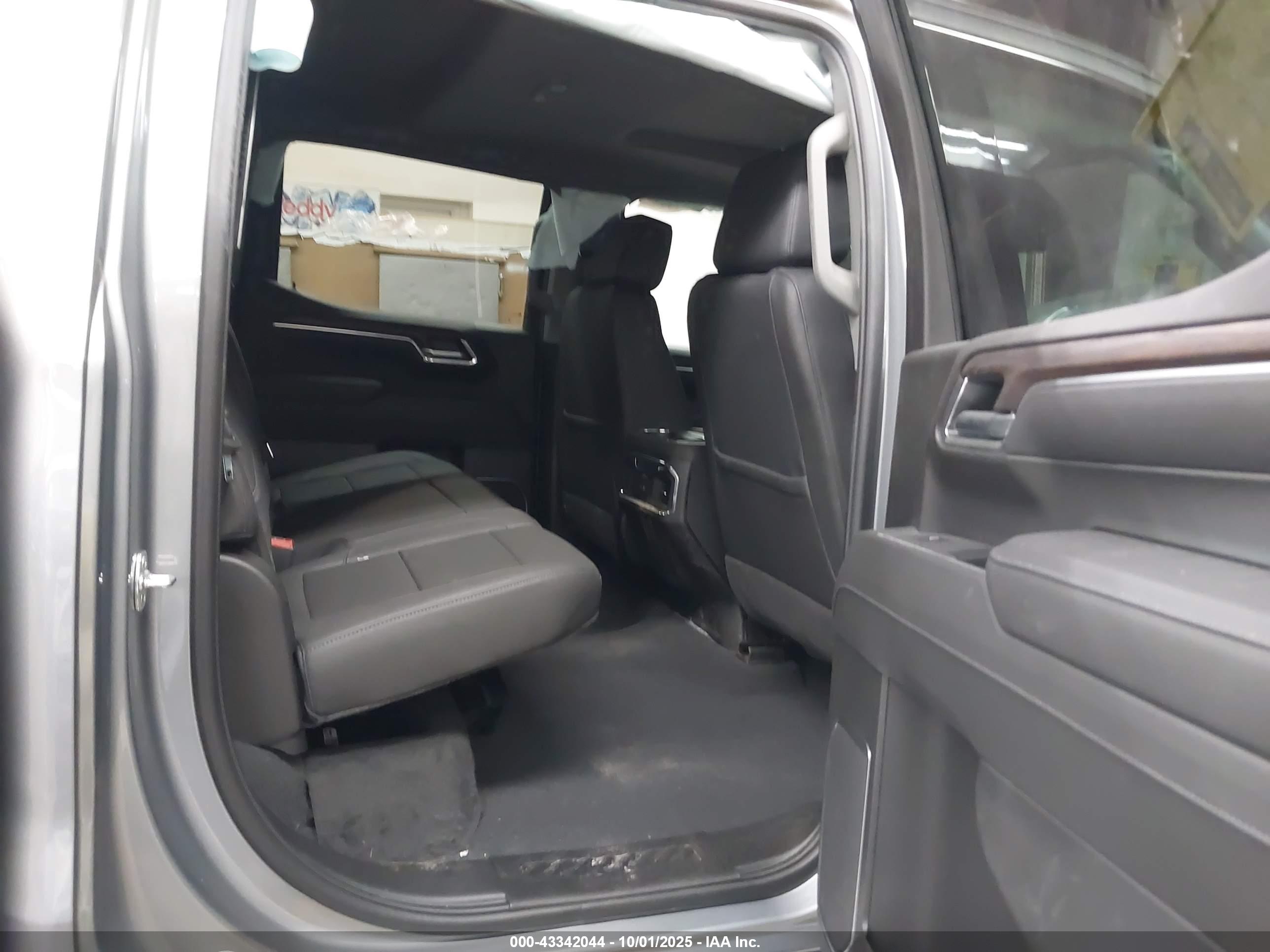 GMC SIERRA image 8