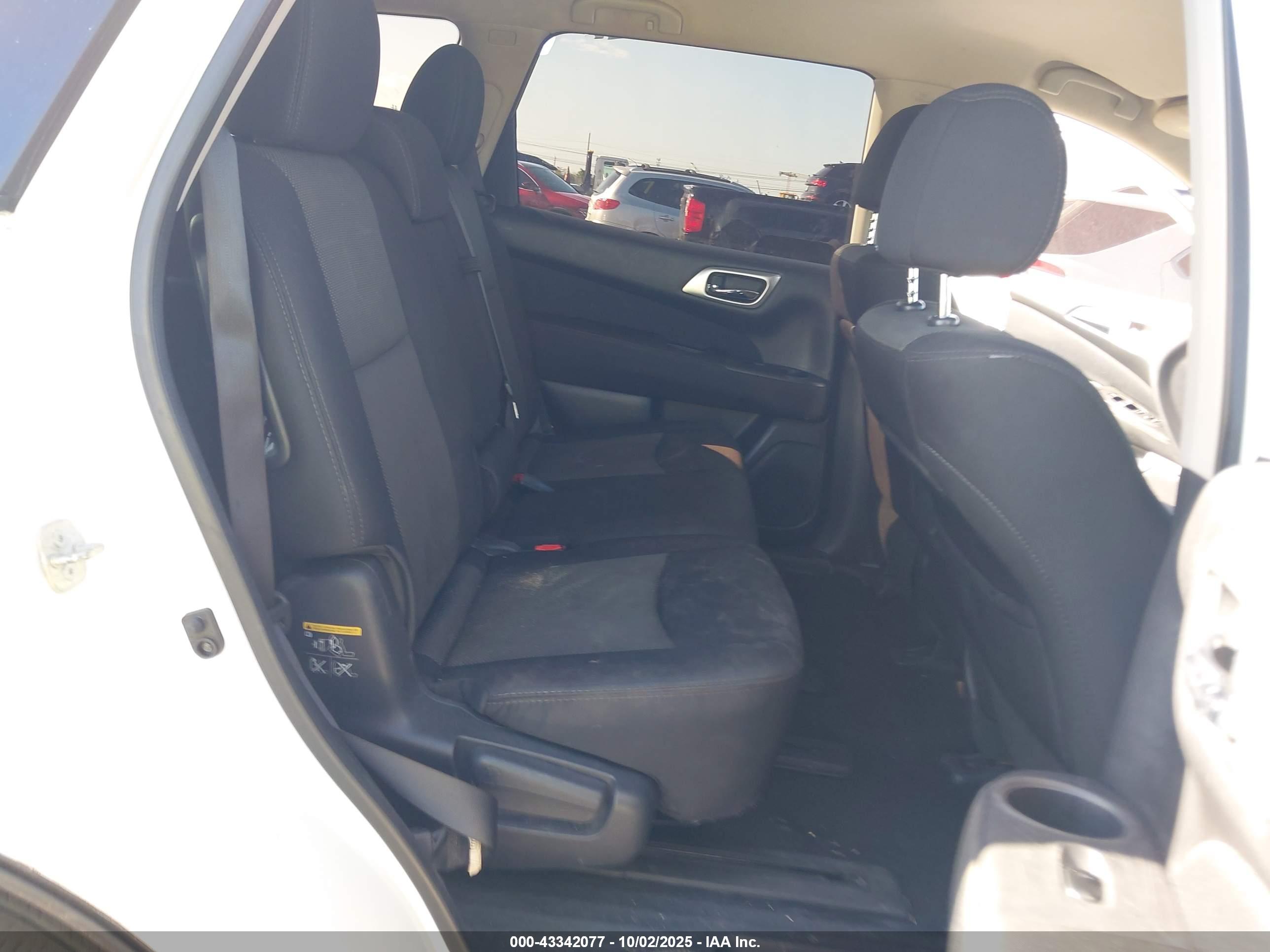 NISSAN PATHFINDER image 8
