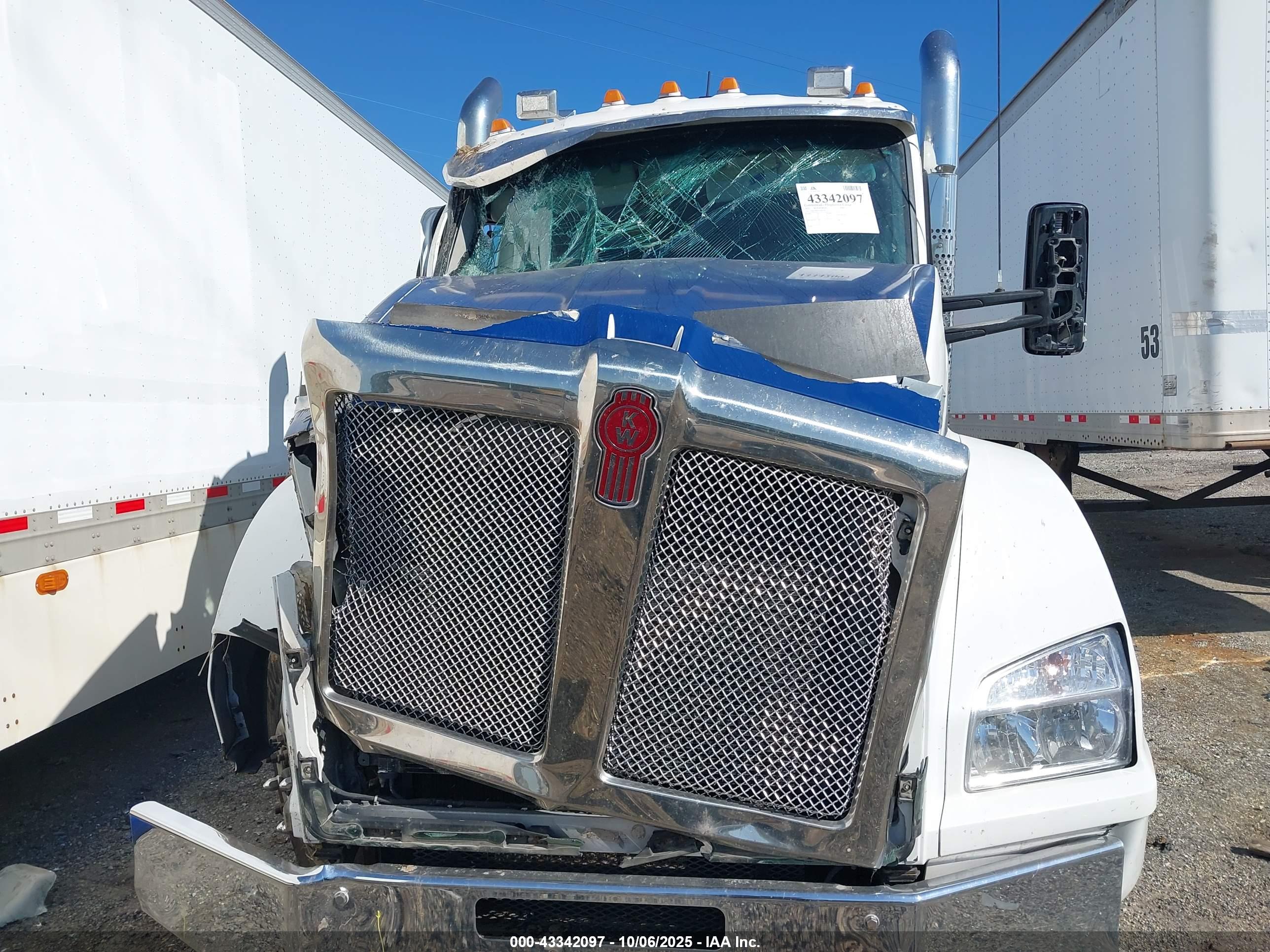 KENWORTH T880 image 10