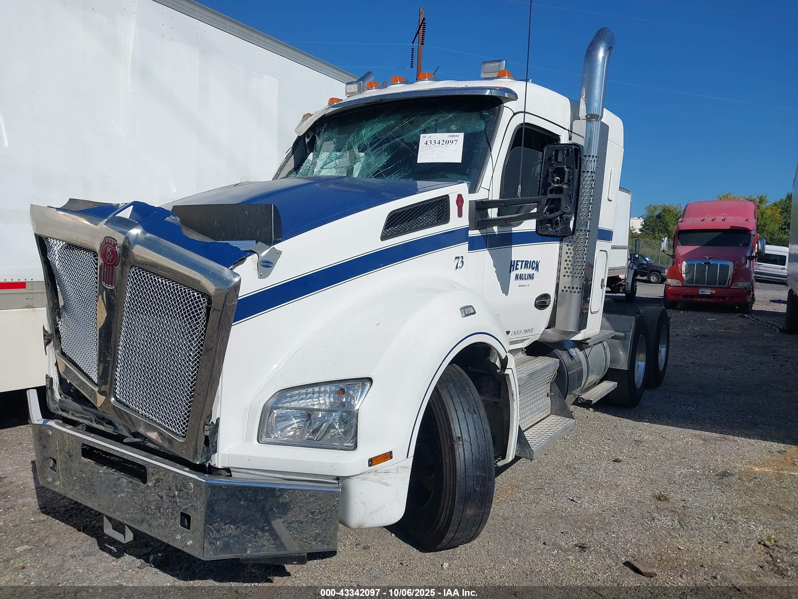 KENWORTH T880 image 2
