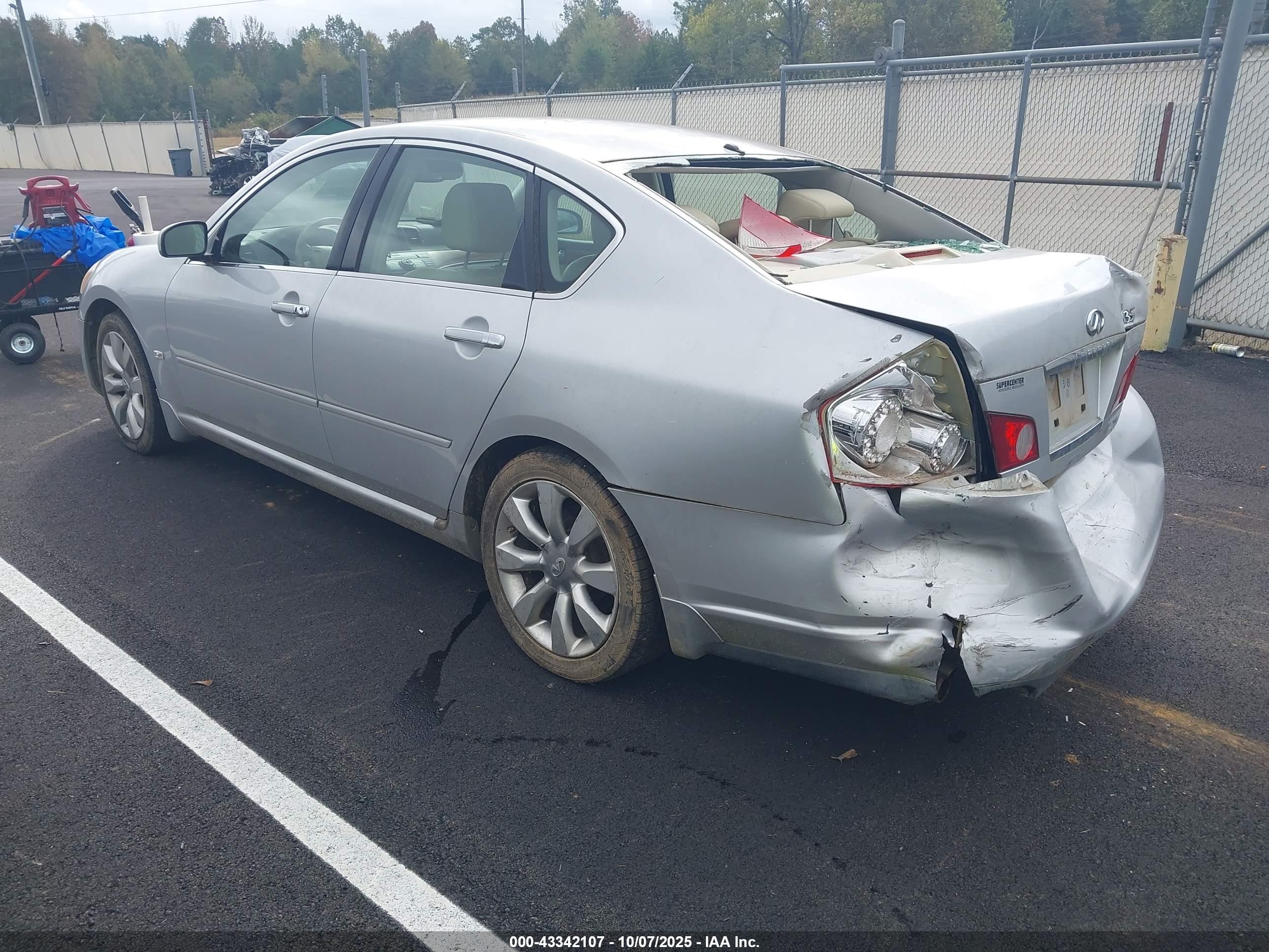 INFINITI M35 image 3