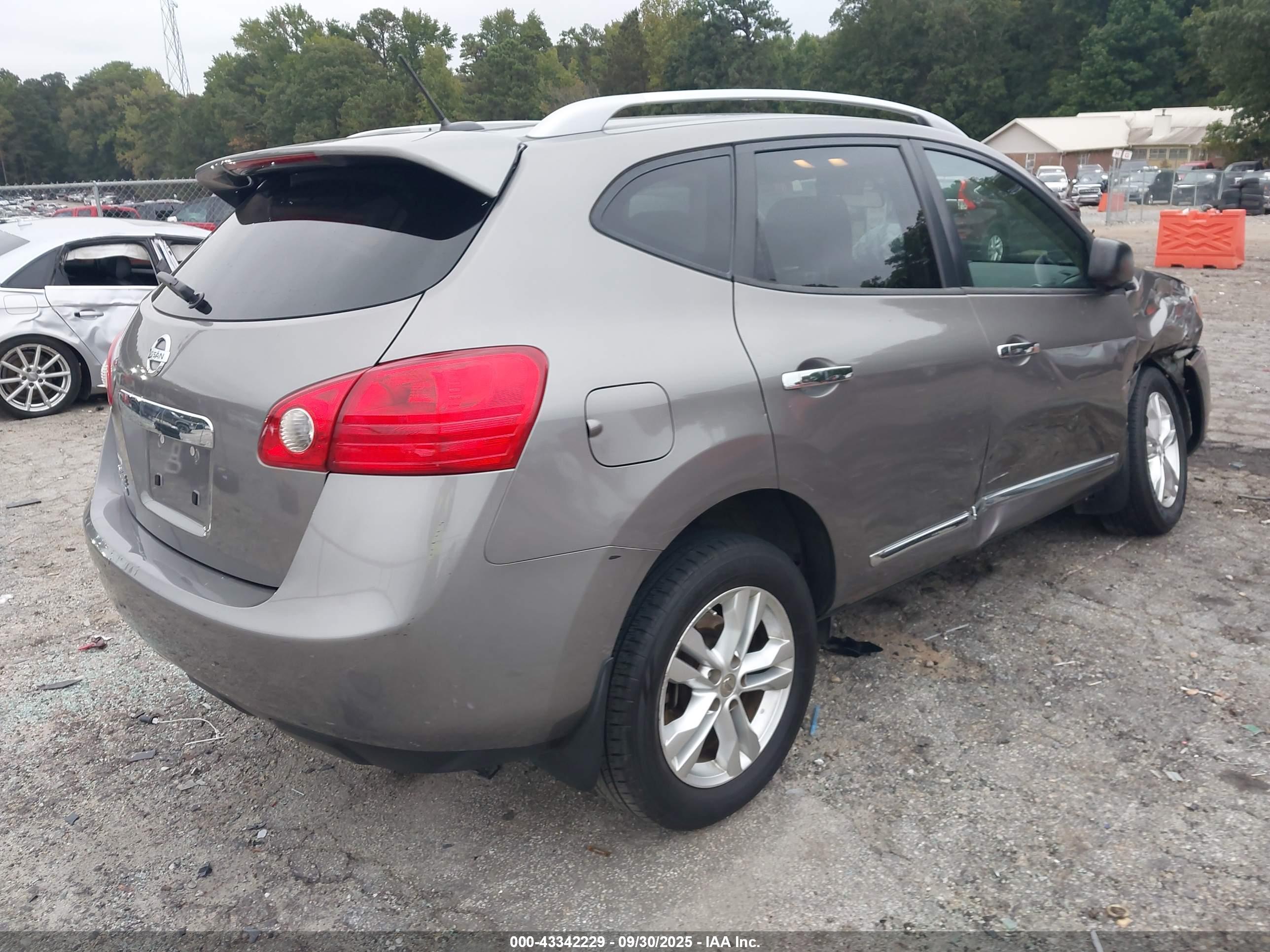 NISSAN ROGUE image 4