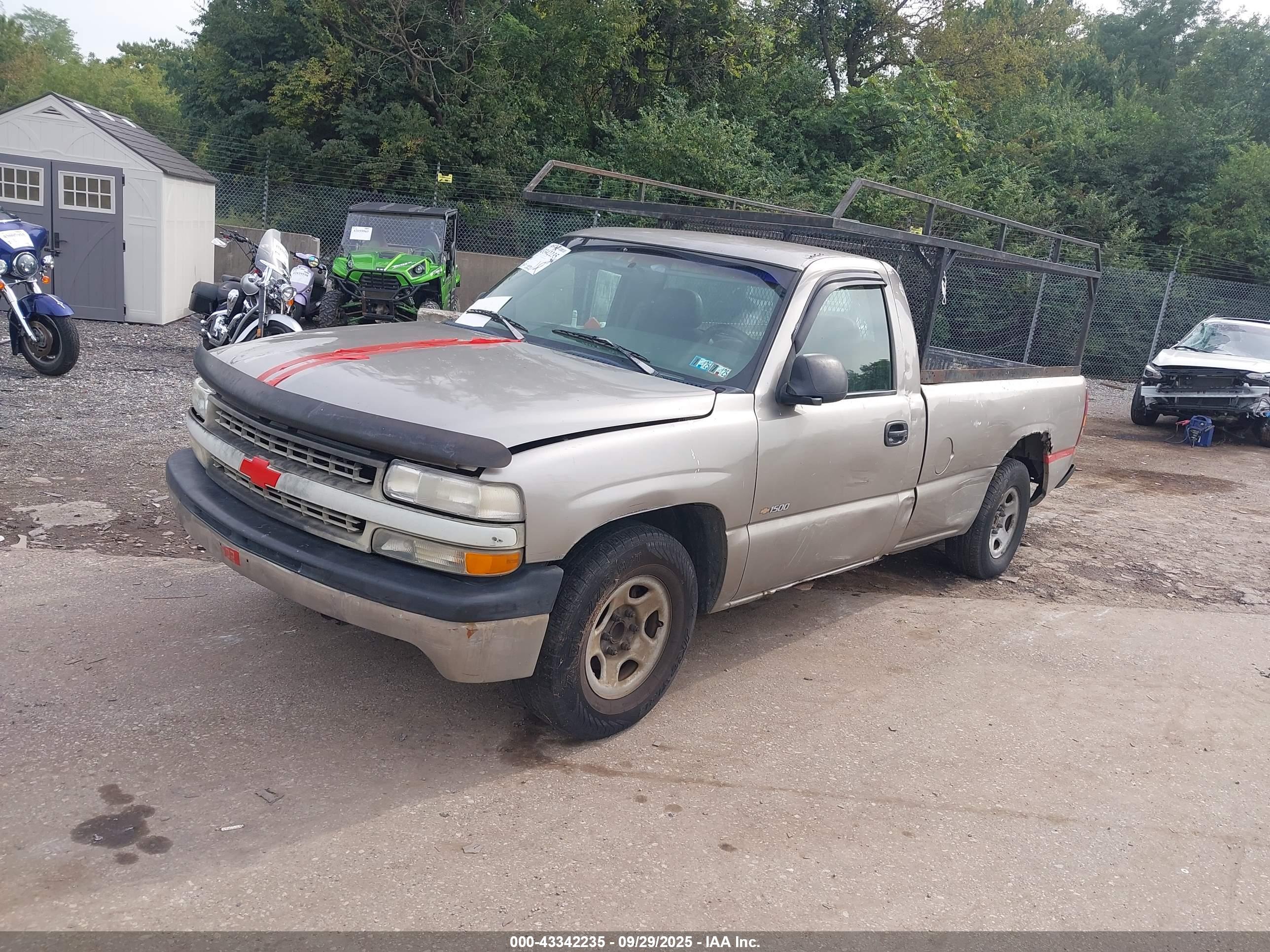 CHEVROLET SILVERADO image 2