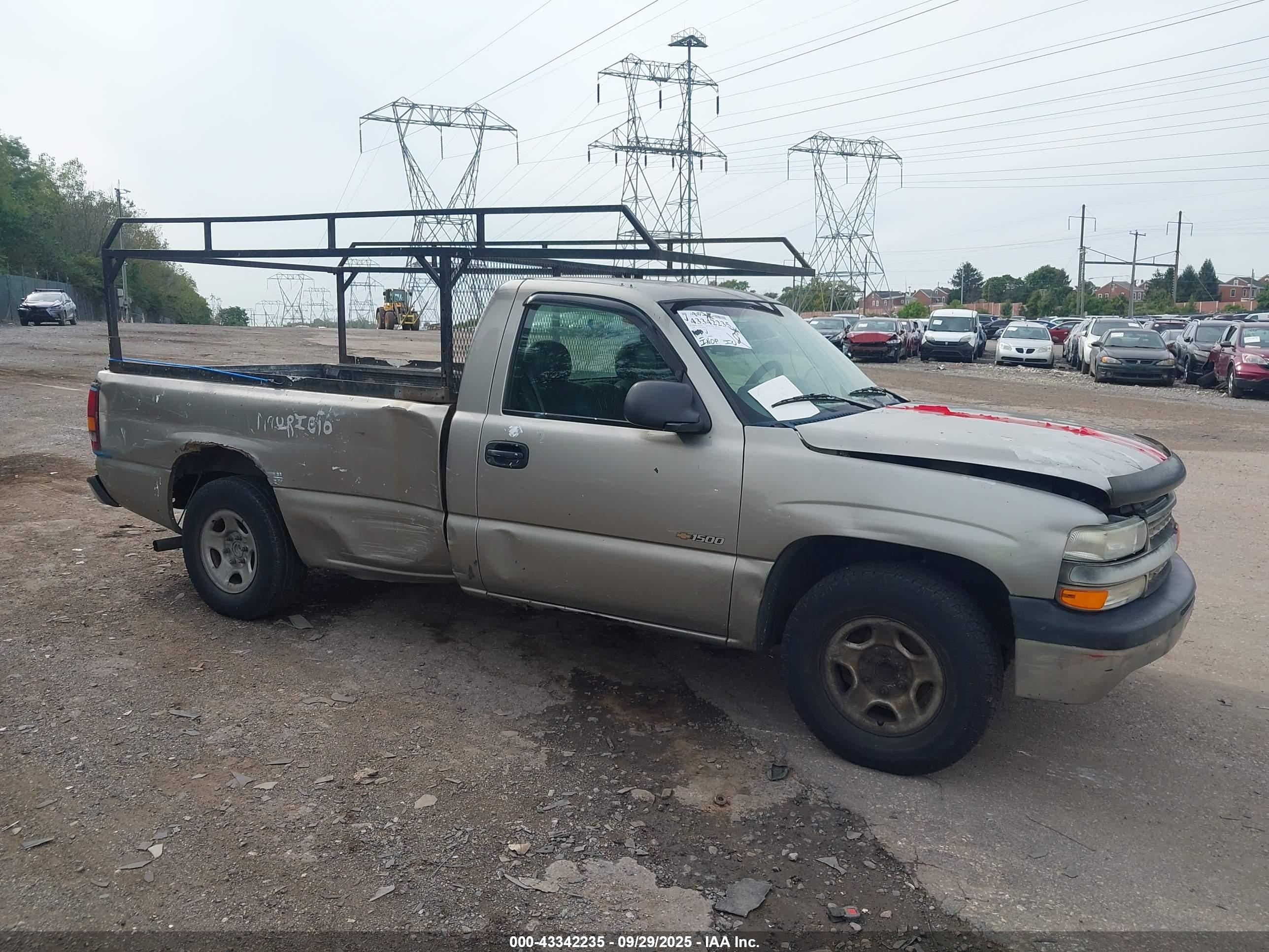 CHEVROLET SILVERADO image 6