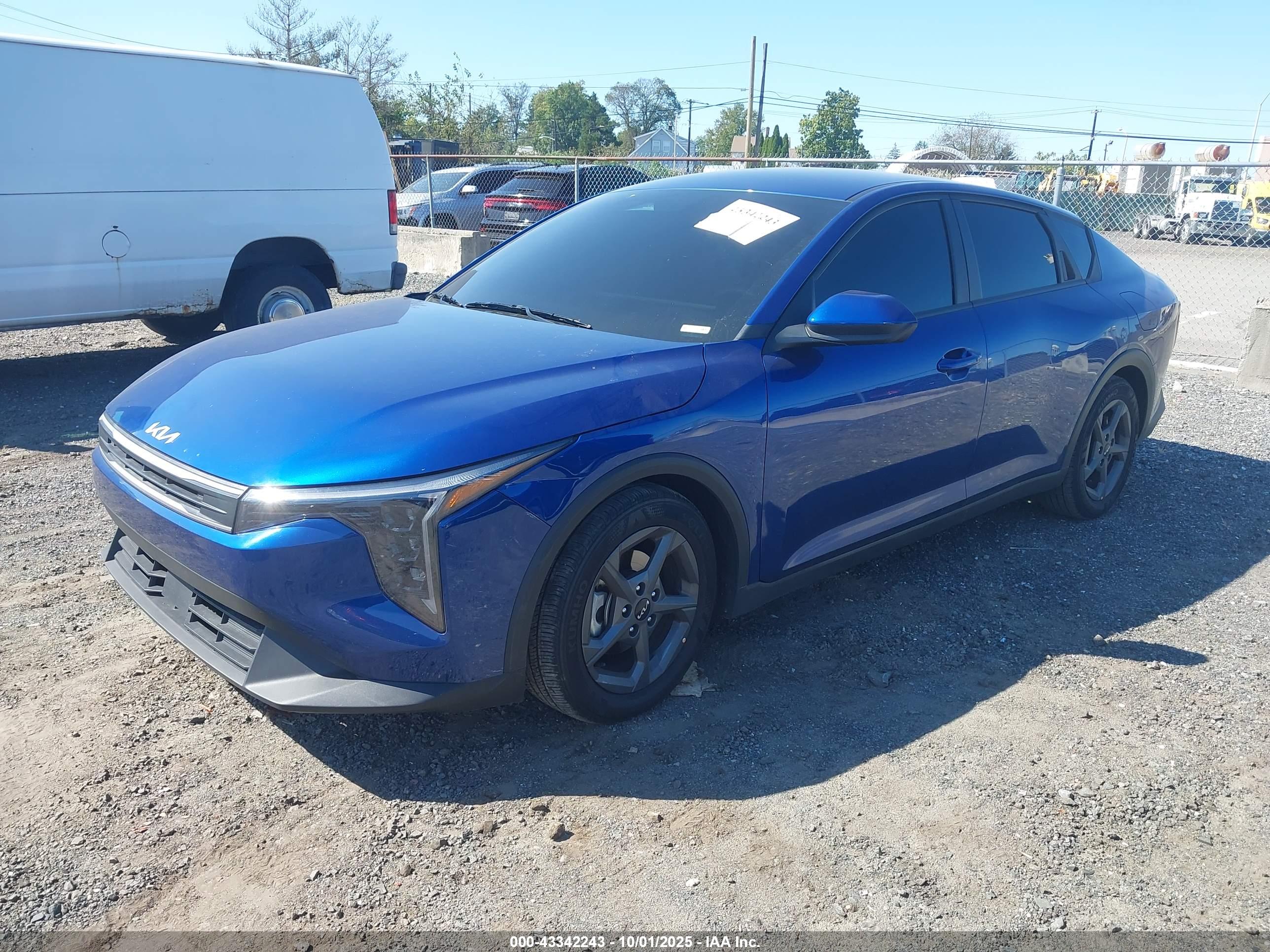 KIA K4 image 2