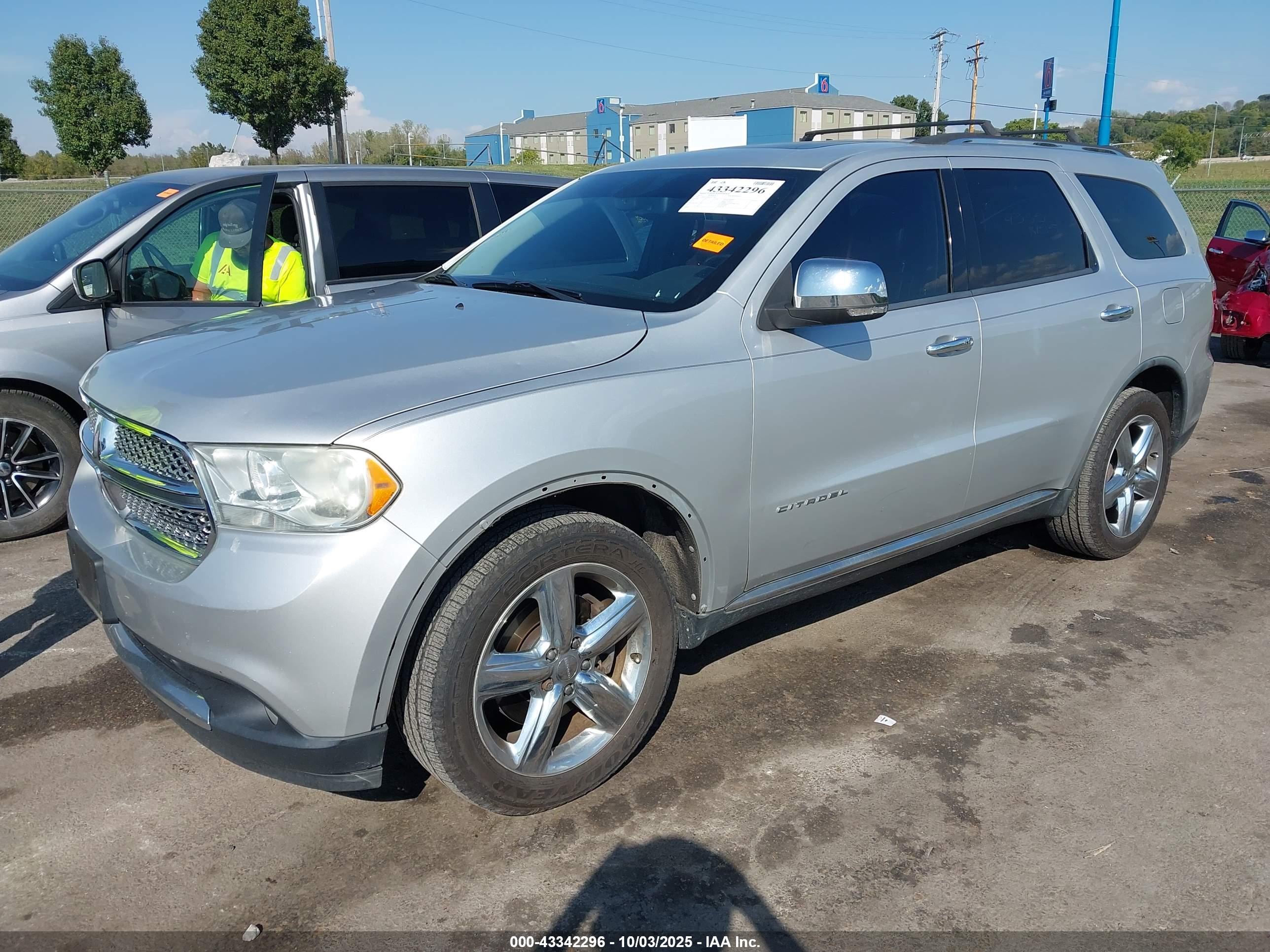 DODGE DURANGO image 2