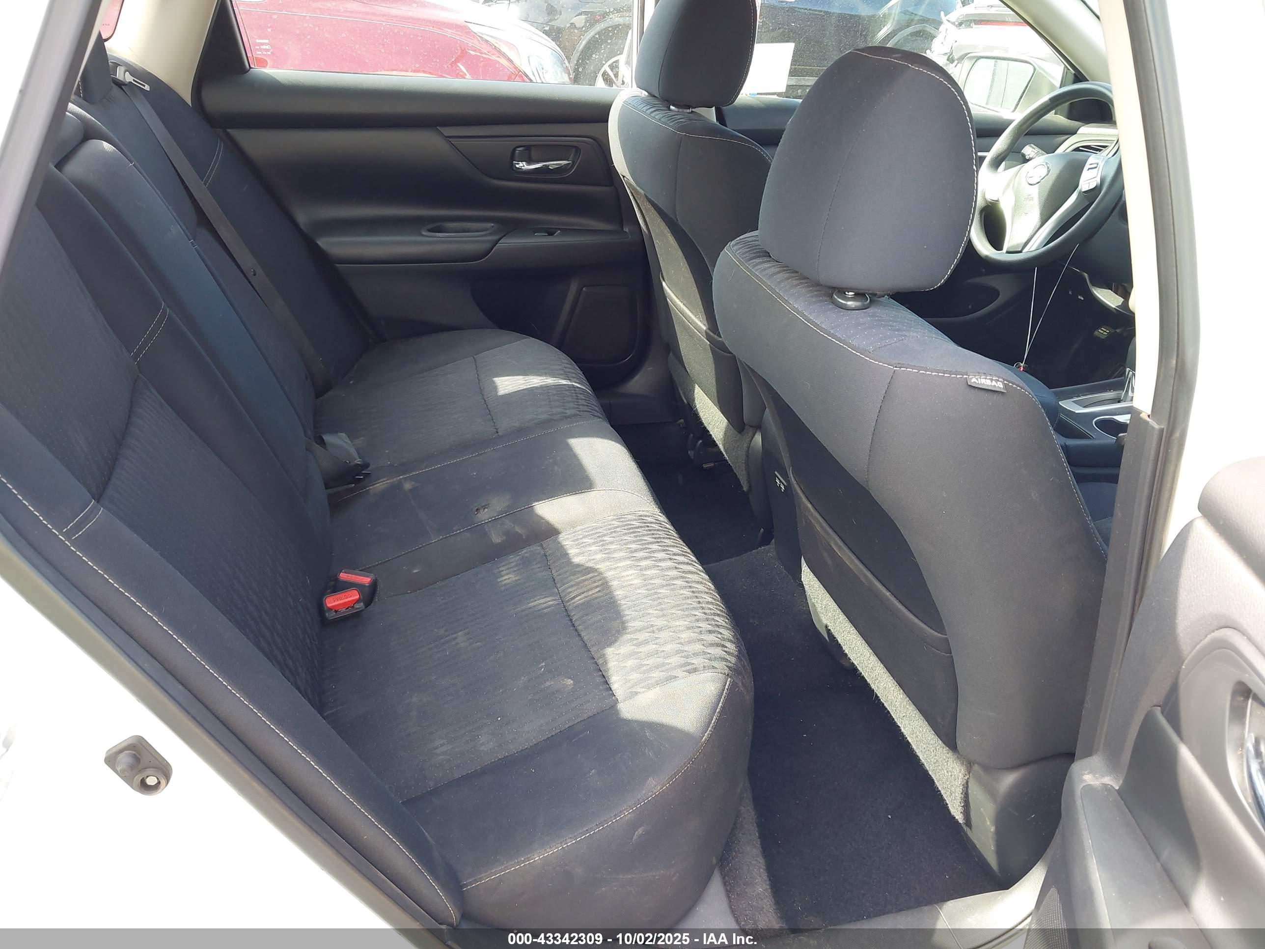 NISSAN ALTIMA image 8