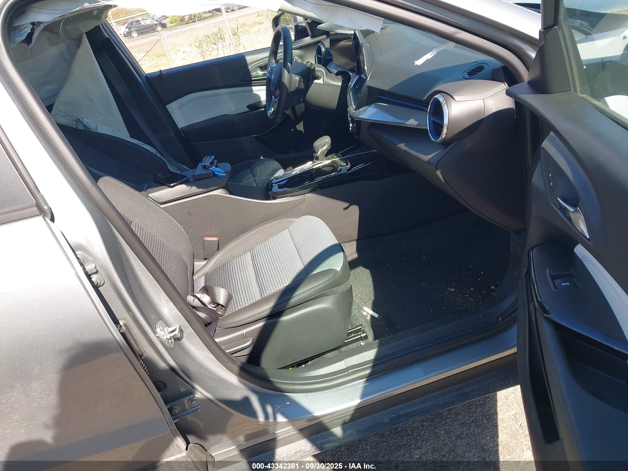 CHEVROLET TRAX image 5