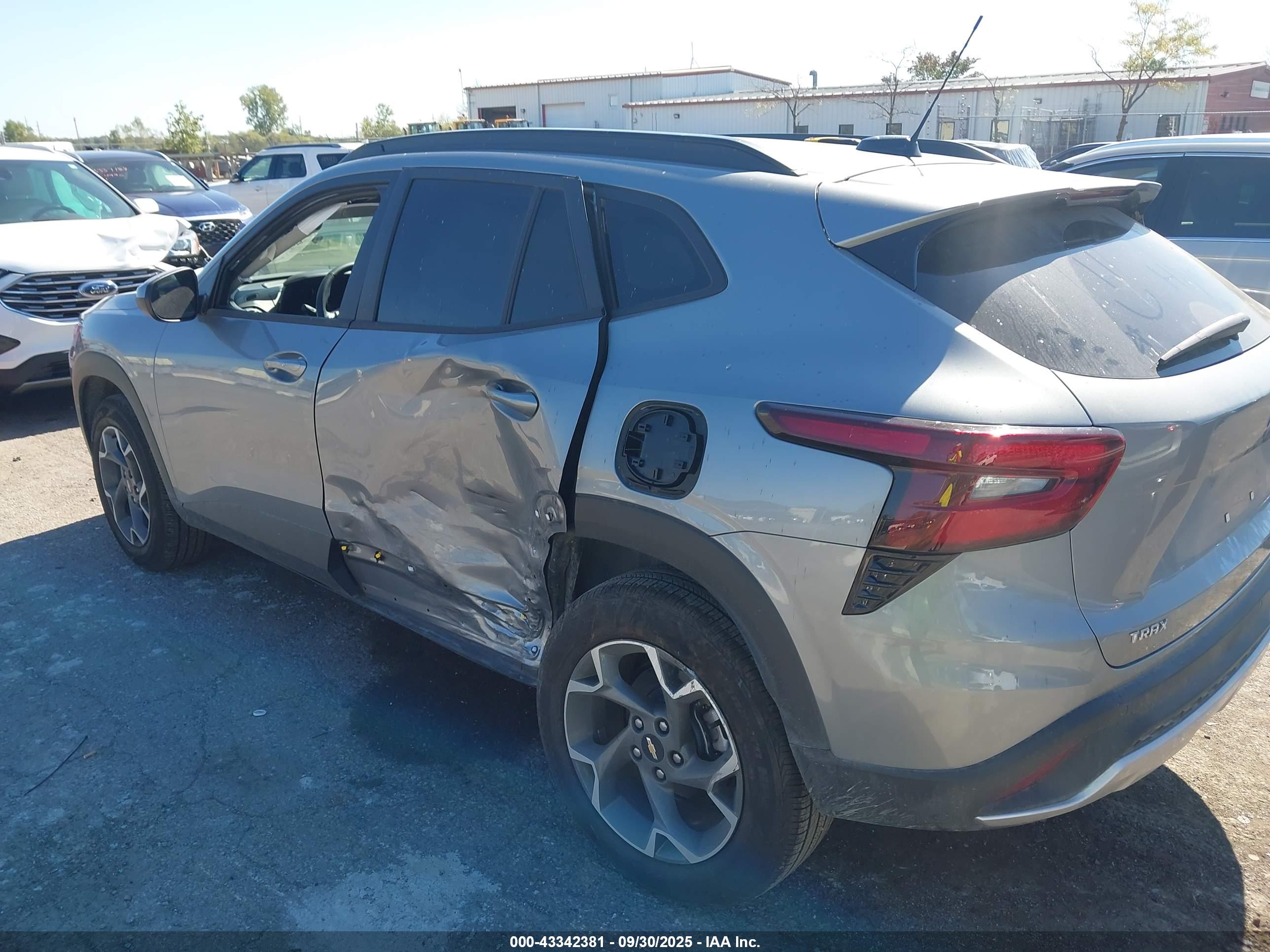 CHEVROLET TRAX image 6