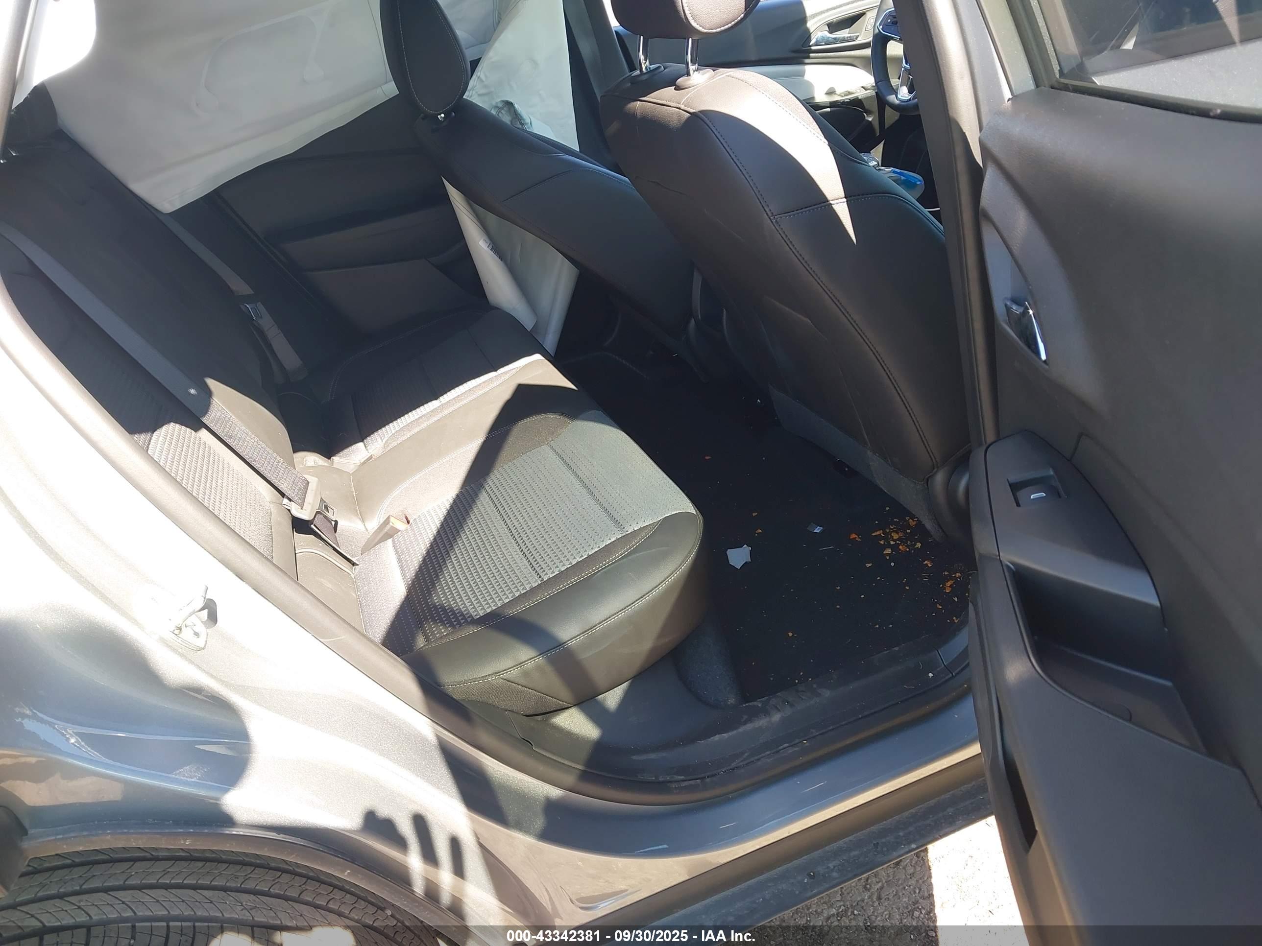 CHEVROLET TRAX image 8