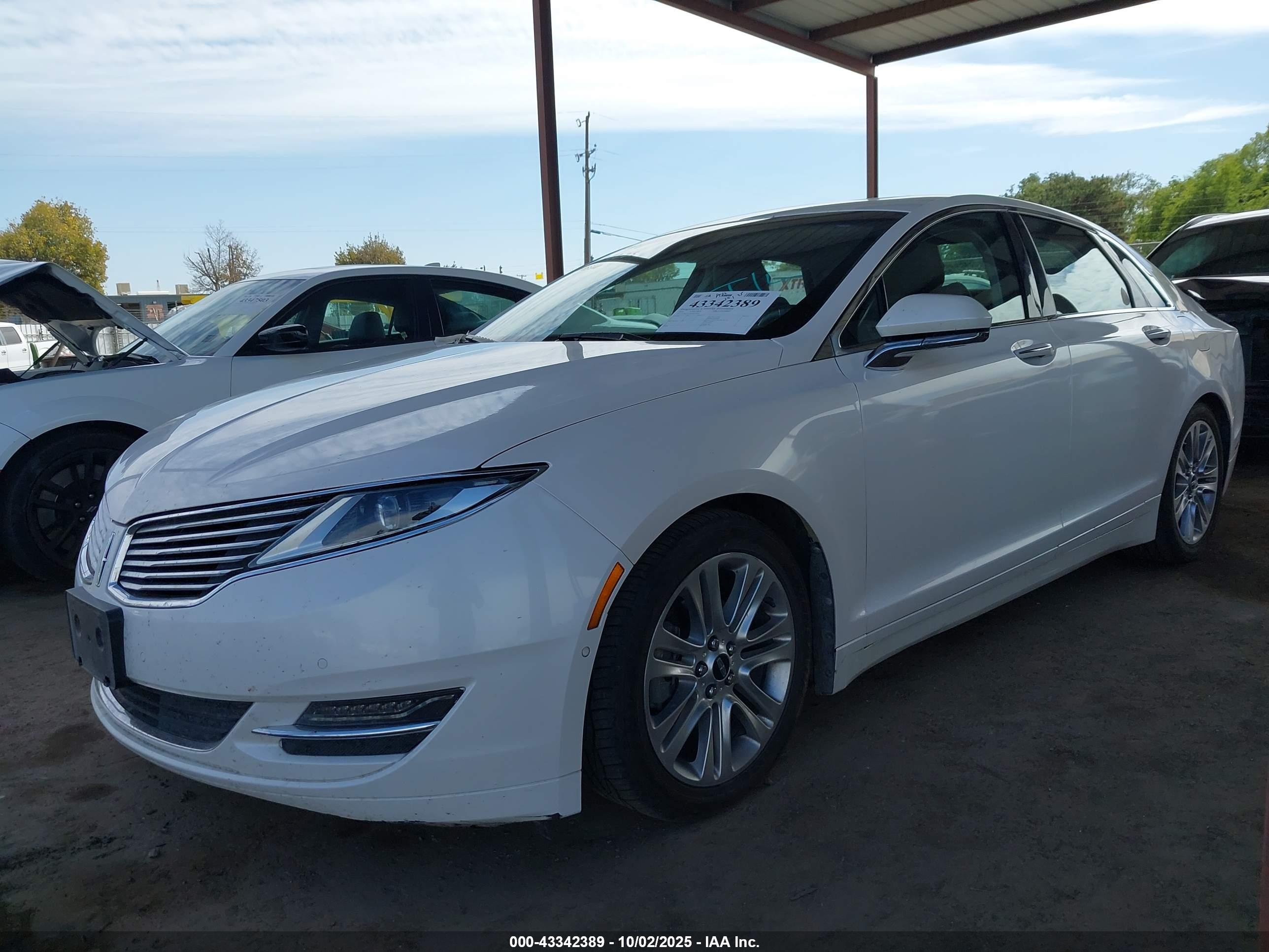 LINCOLN MKZ image 2