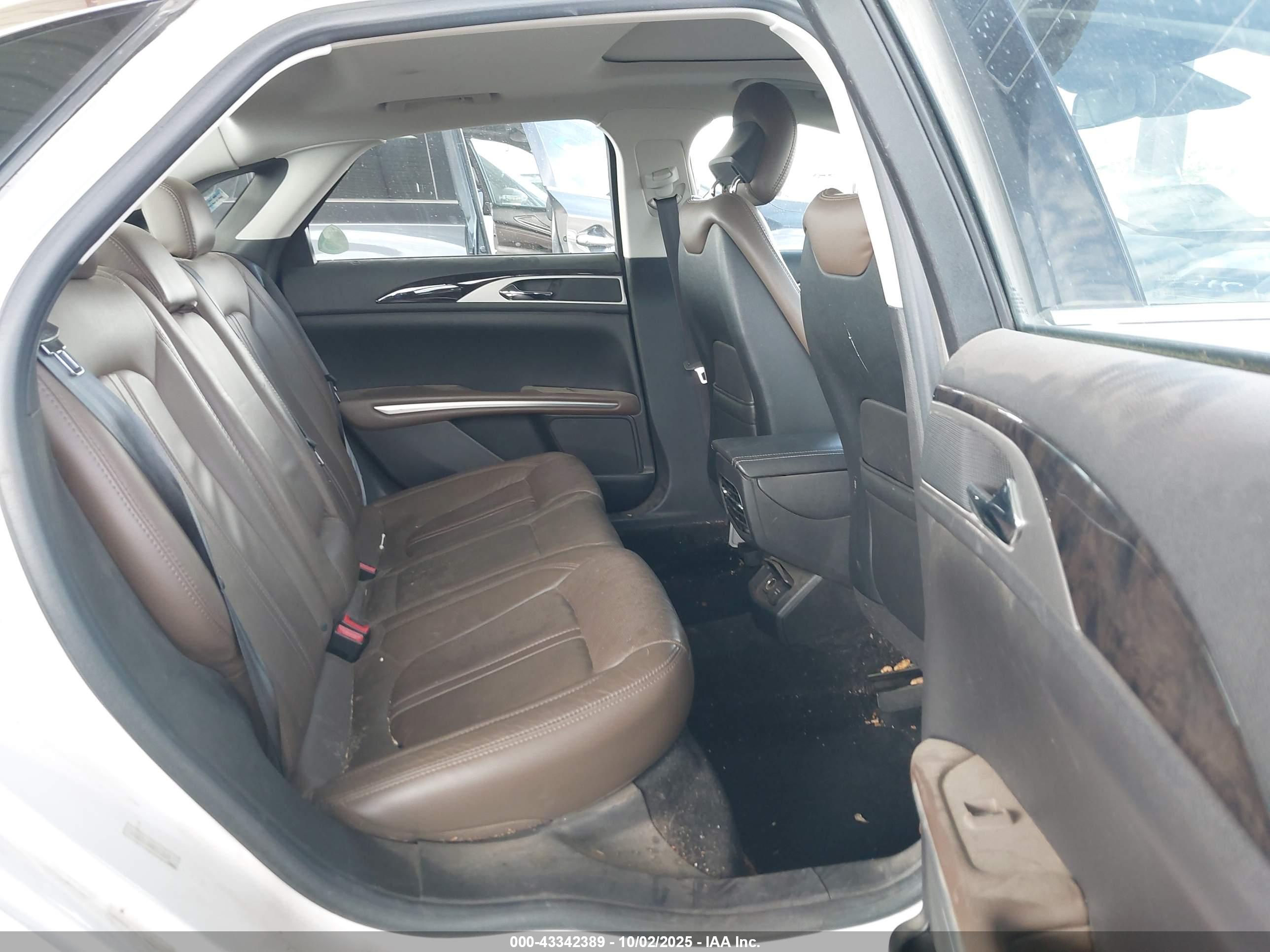 LINCOLN MKZ image 8