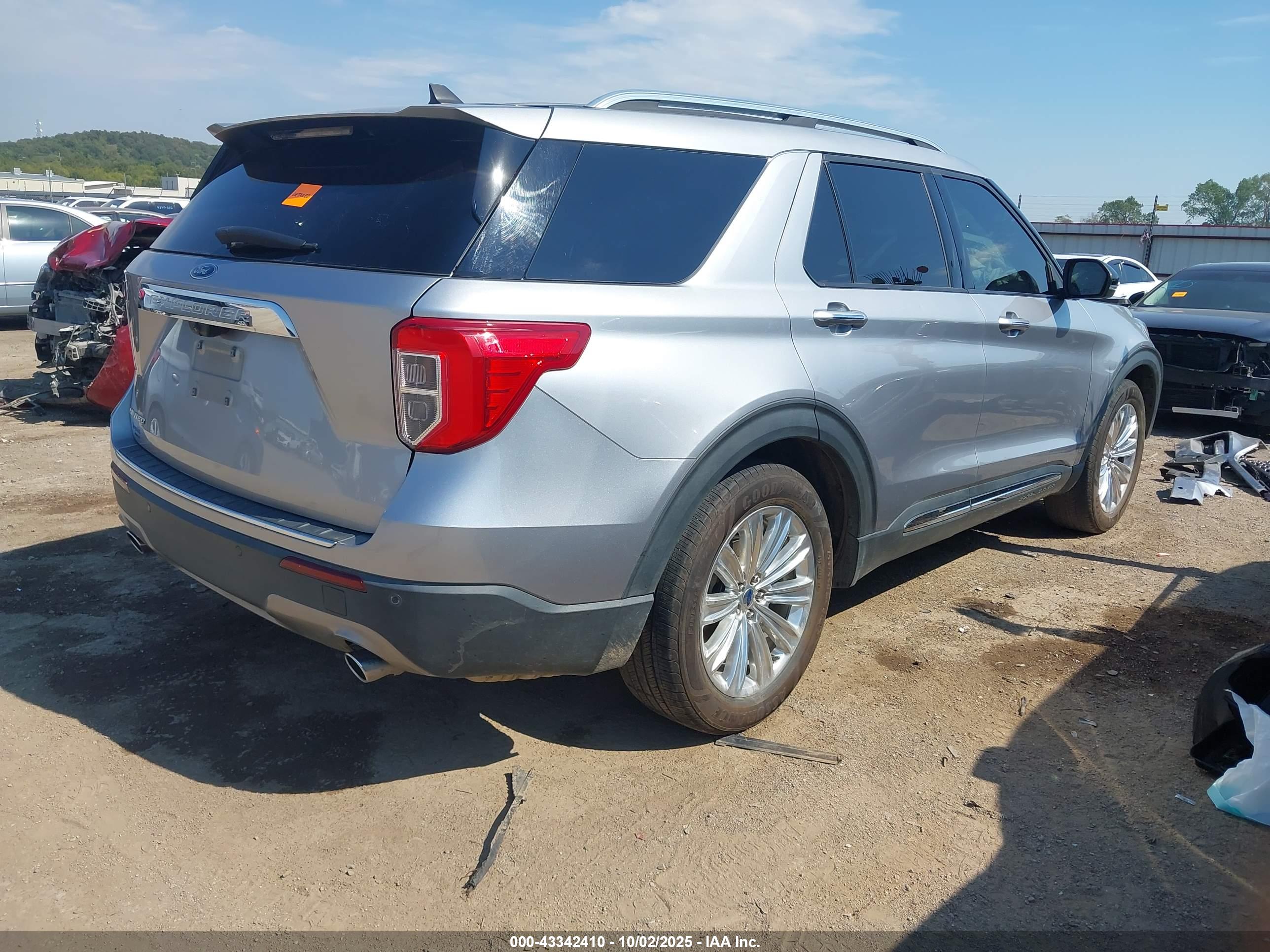 FORD EXPLORER image 4