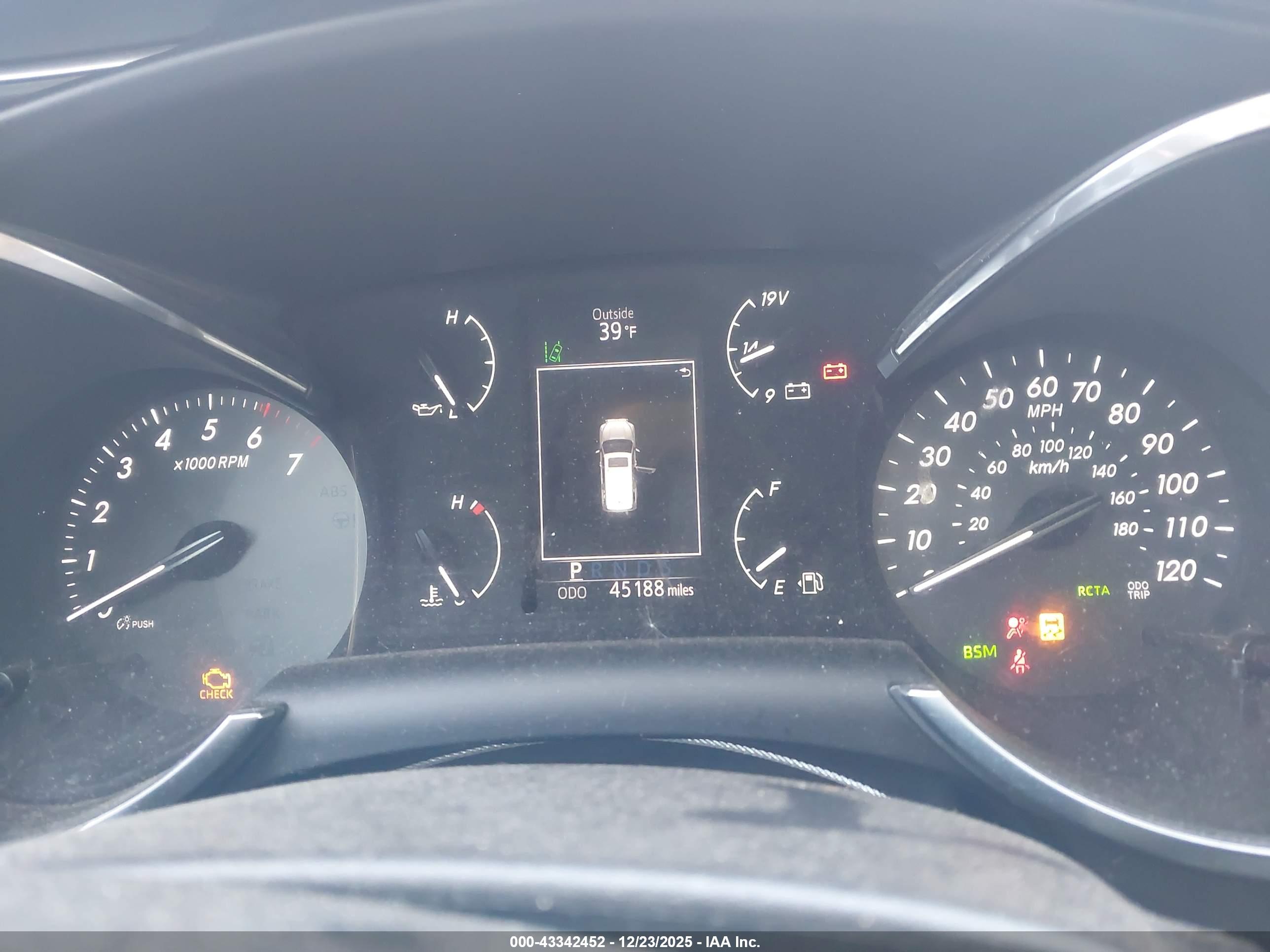 TOYOTA SEQUOIA image 7