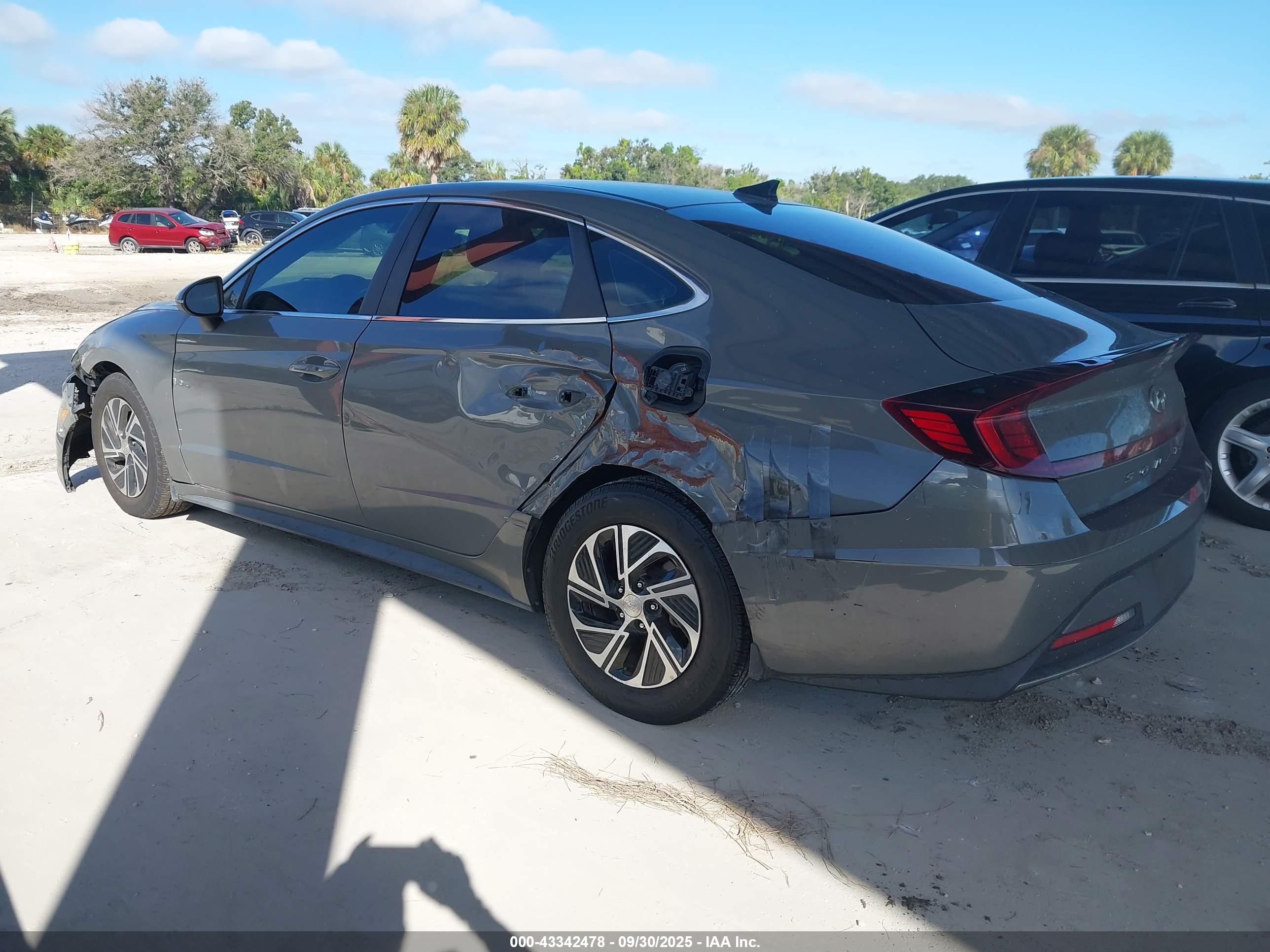 HYUNDAI SONATA image 3
