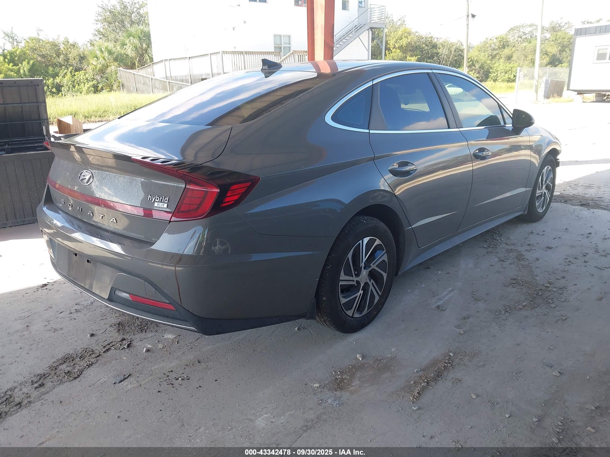 HYUNDAI SONATA image 4