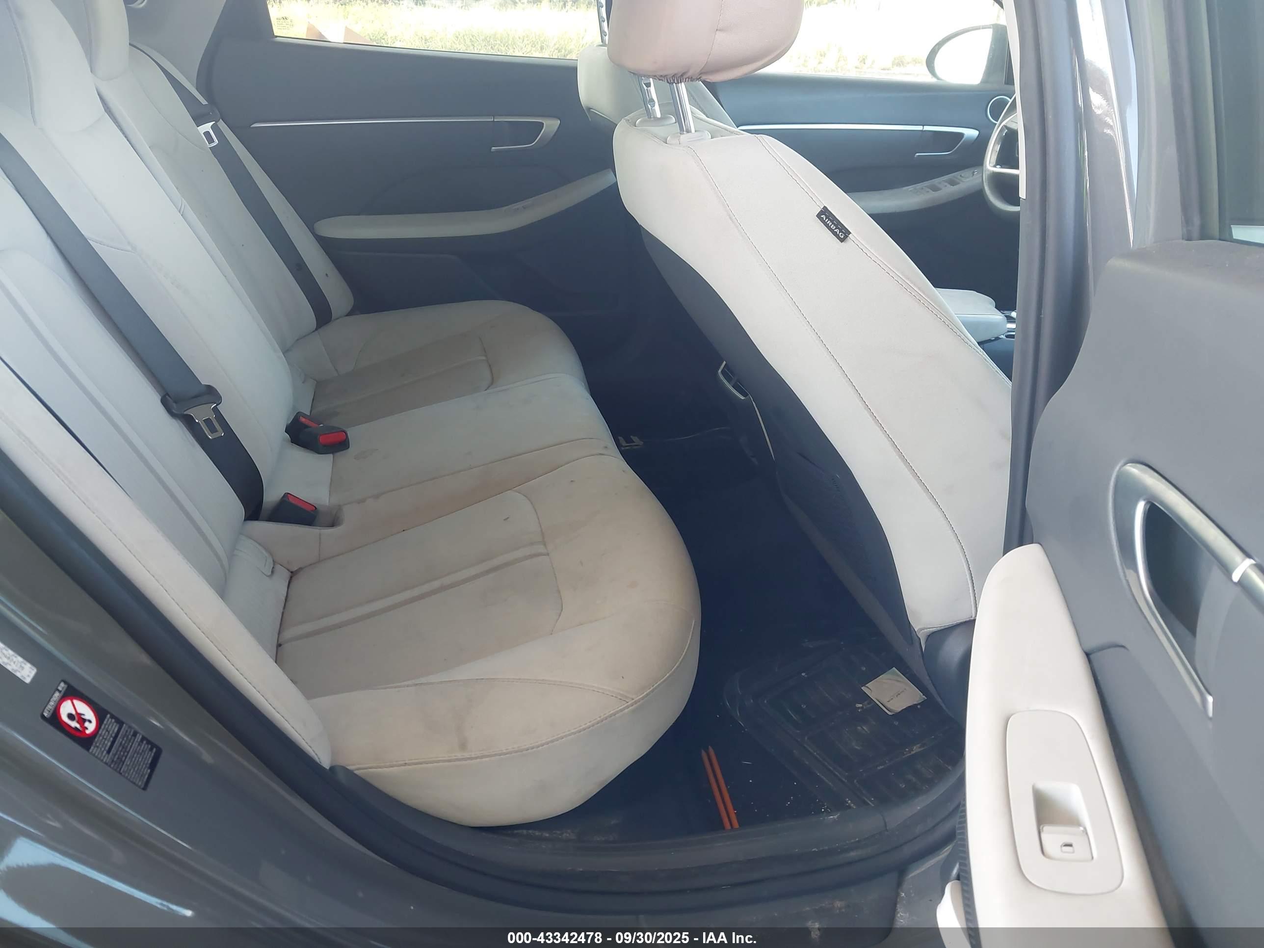 HYUNDAI SONATA image 8