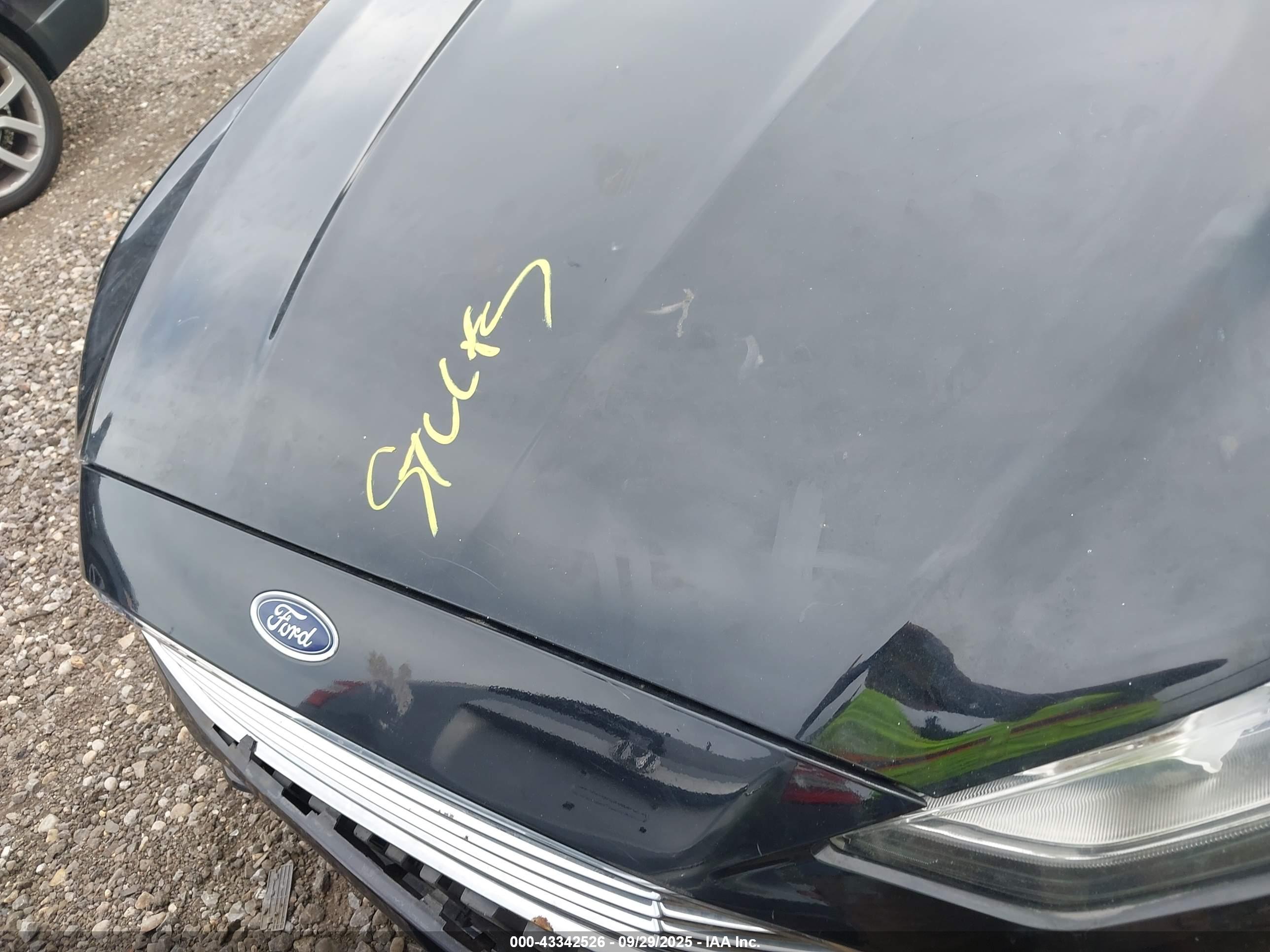 FORD FUSION image 10