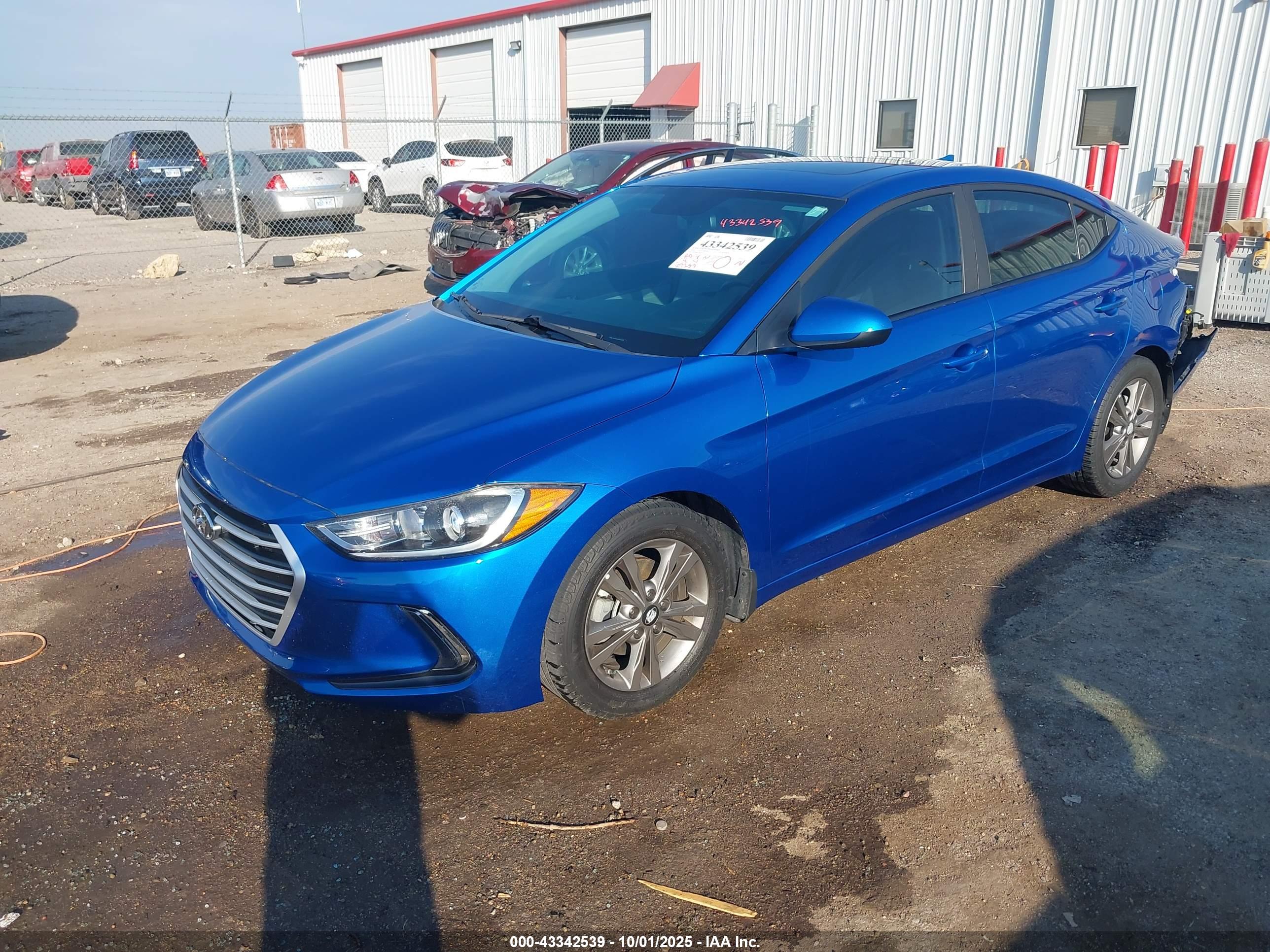 HYUNDAI ELANTRA image 2