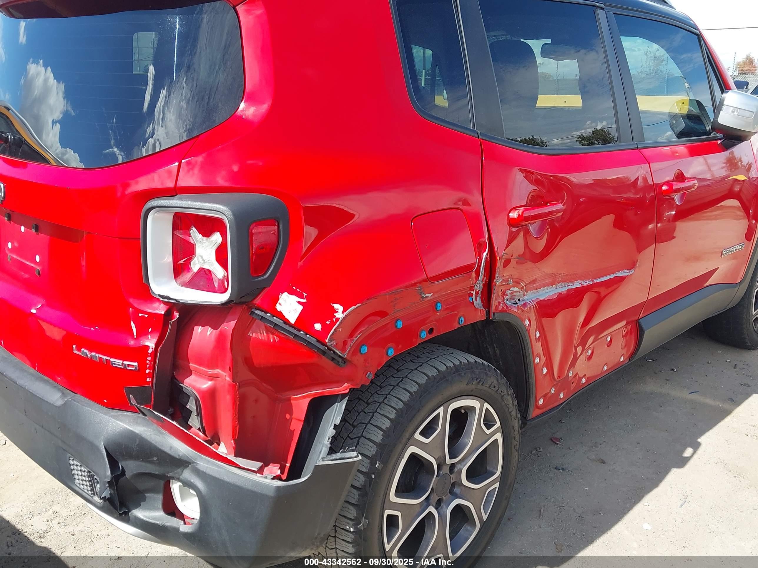 JEEP RENEGADE image 6