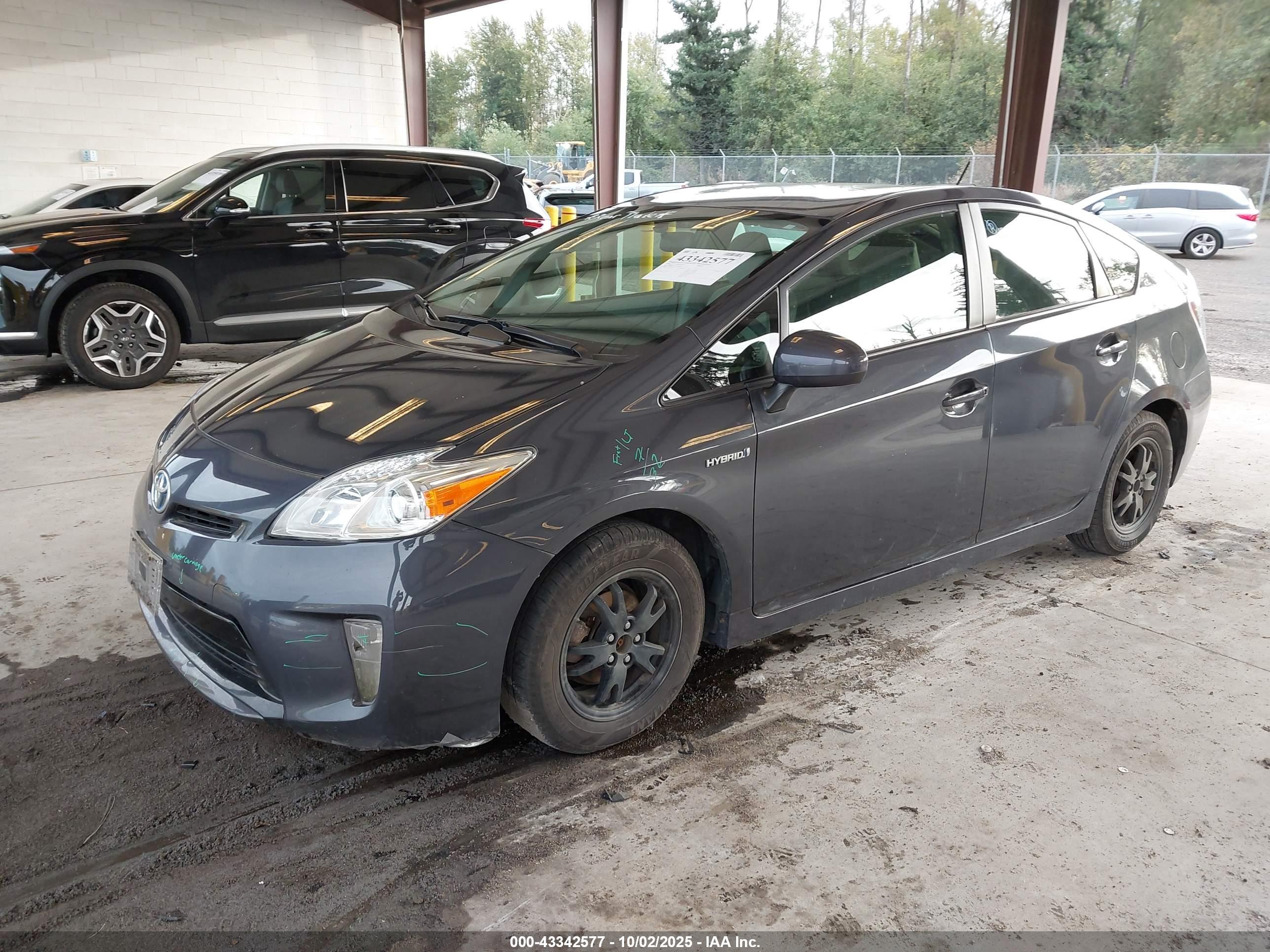 TOYOTA PRIUS image 2