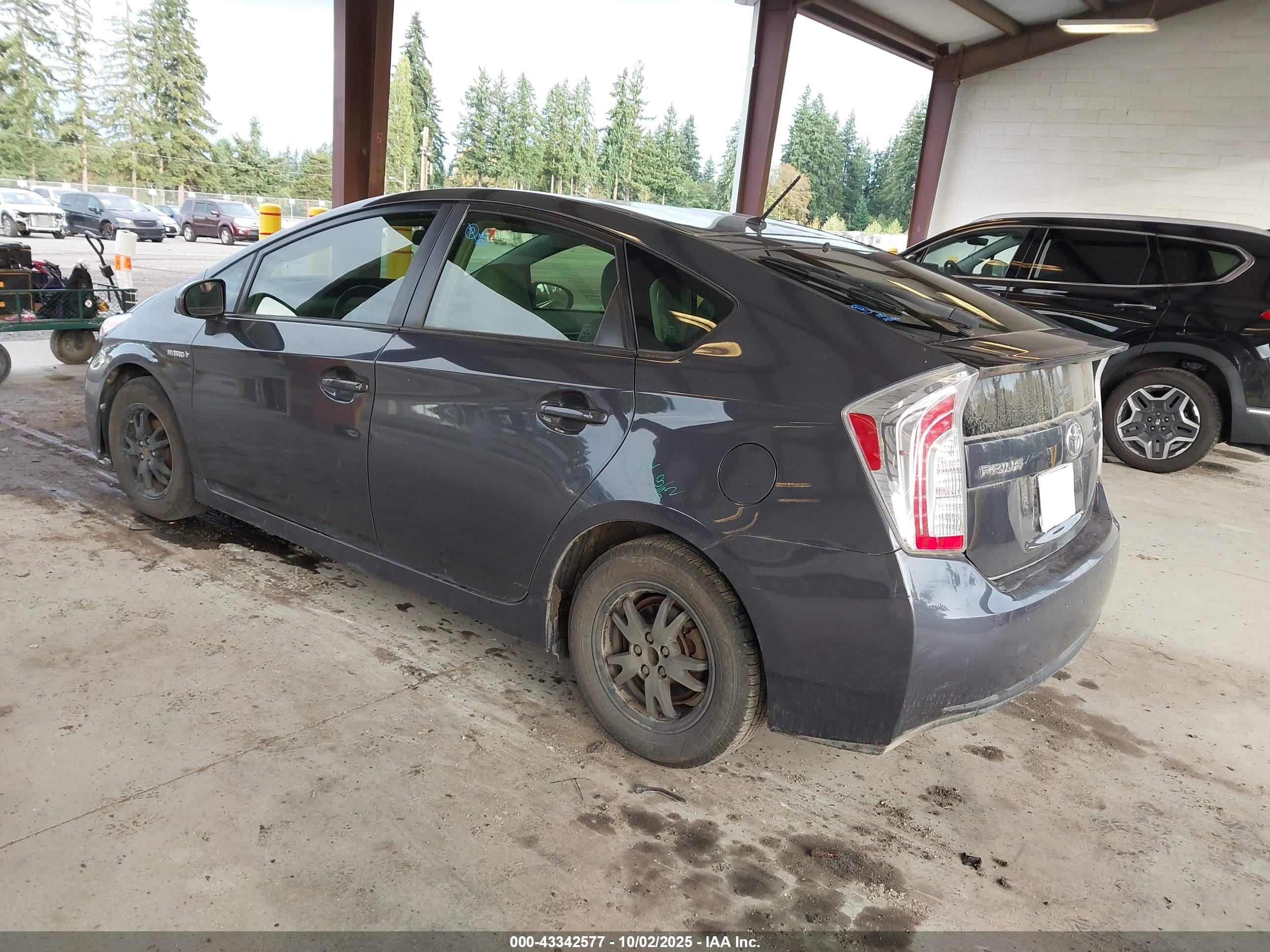 TOYOTA PRIUS image 3