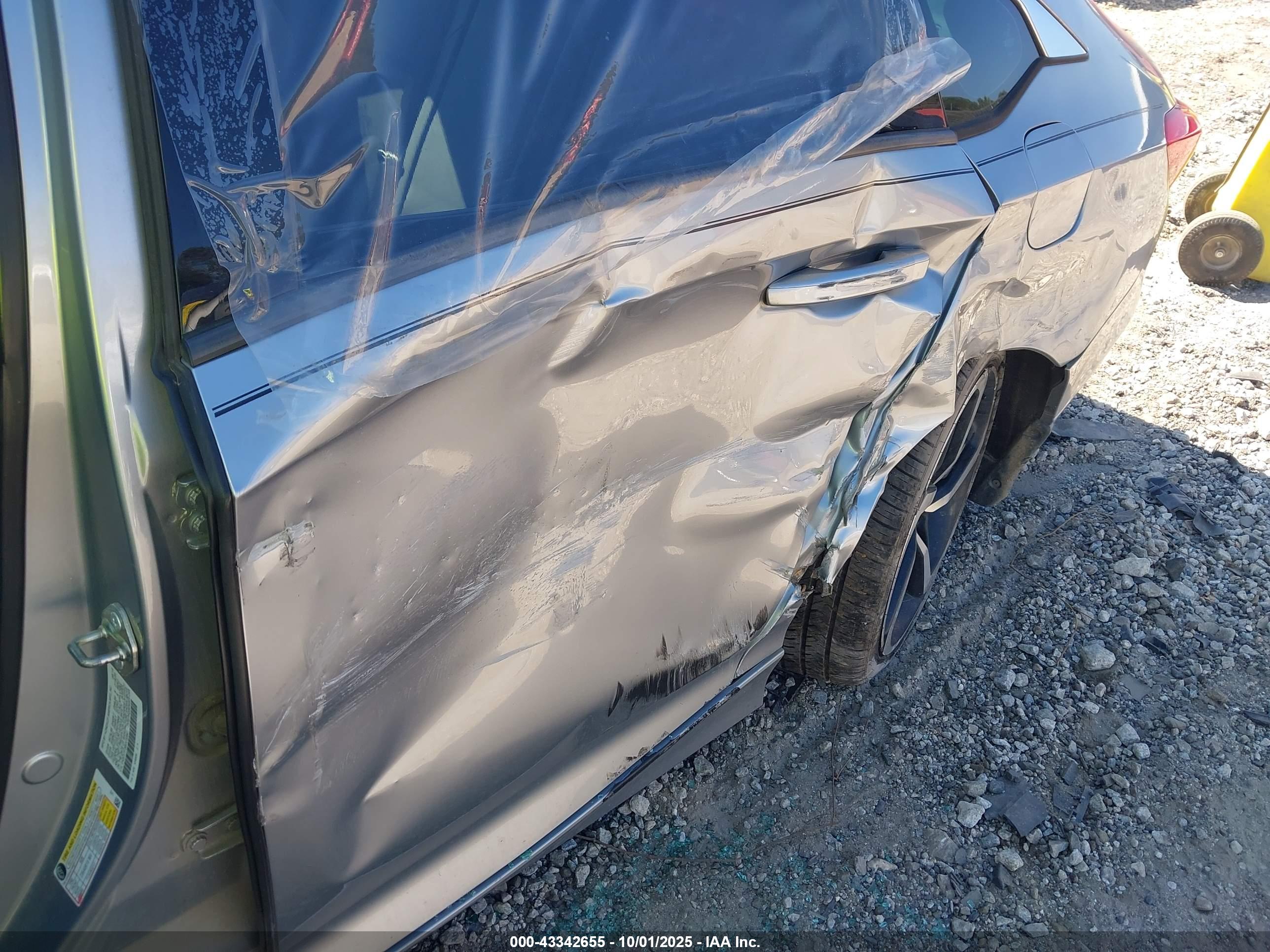 HONDA ACCORD image 6