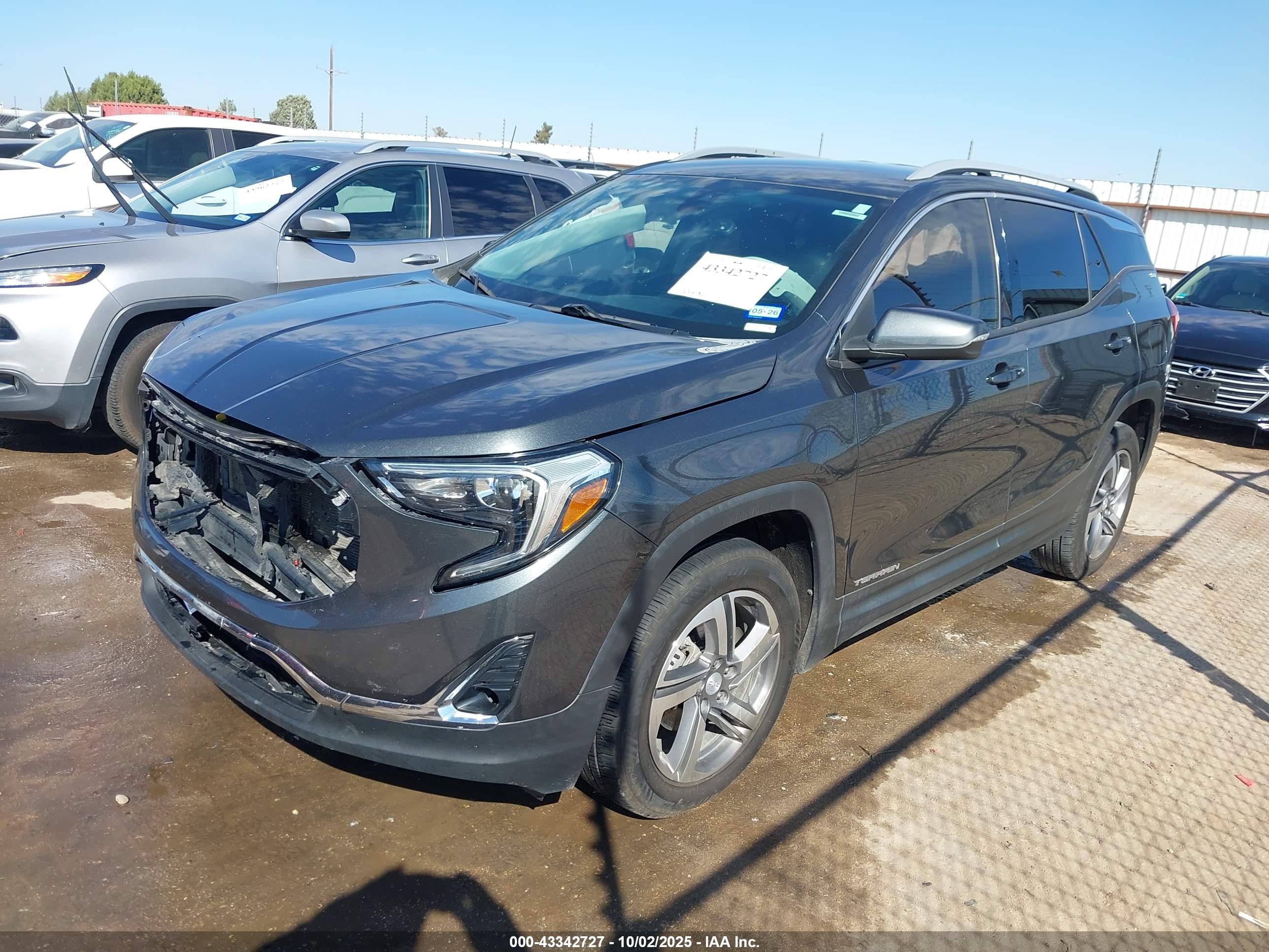 GMC TERRAIN image 2