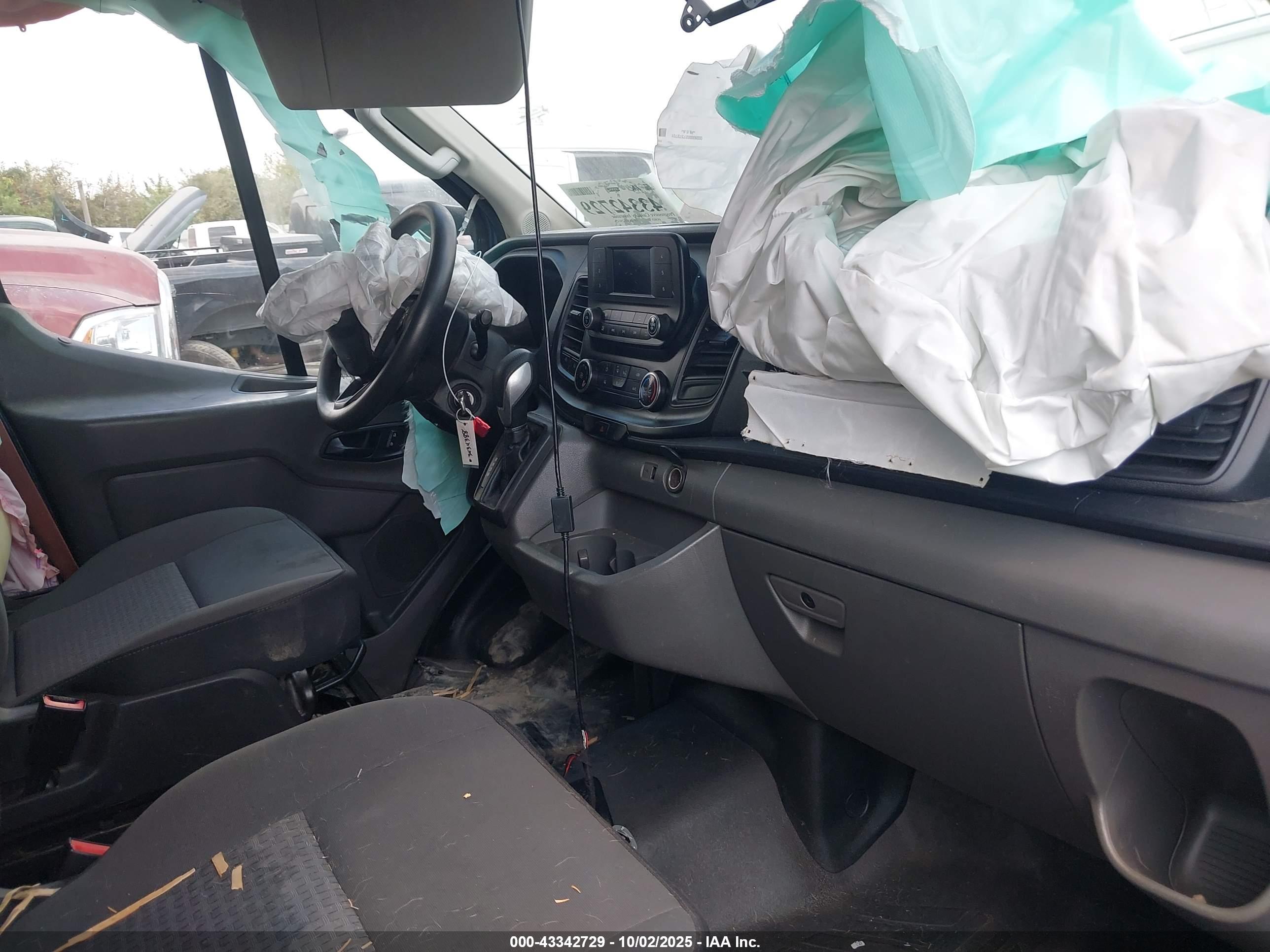 FORD TRANSIT-250 image 5
