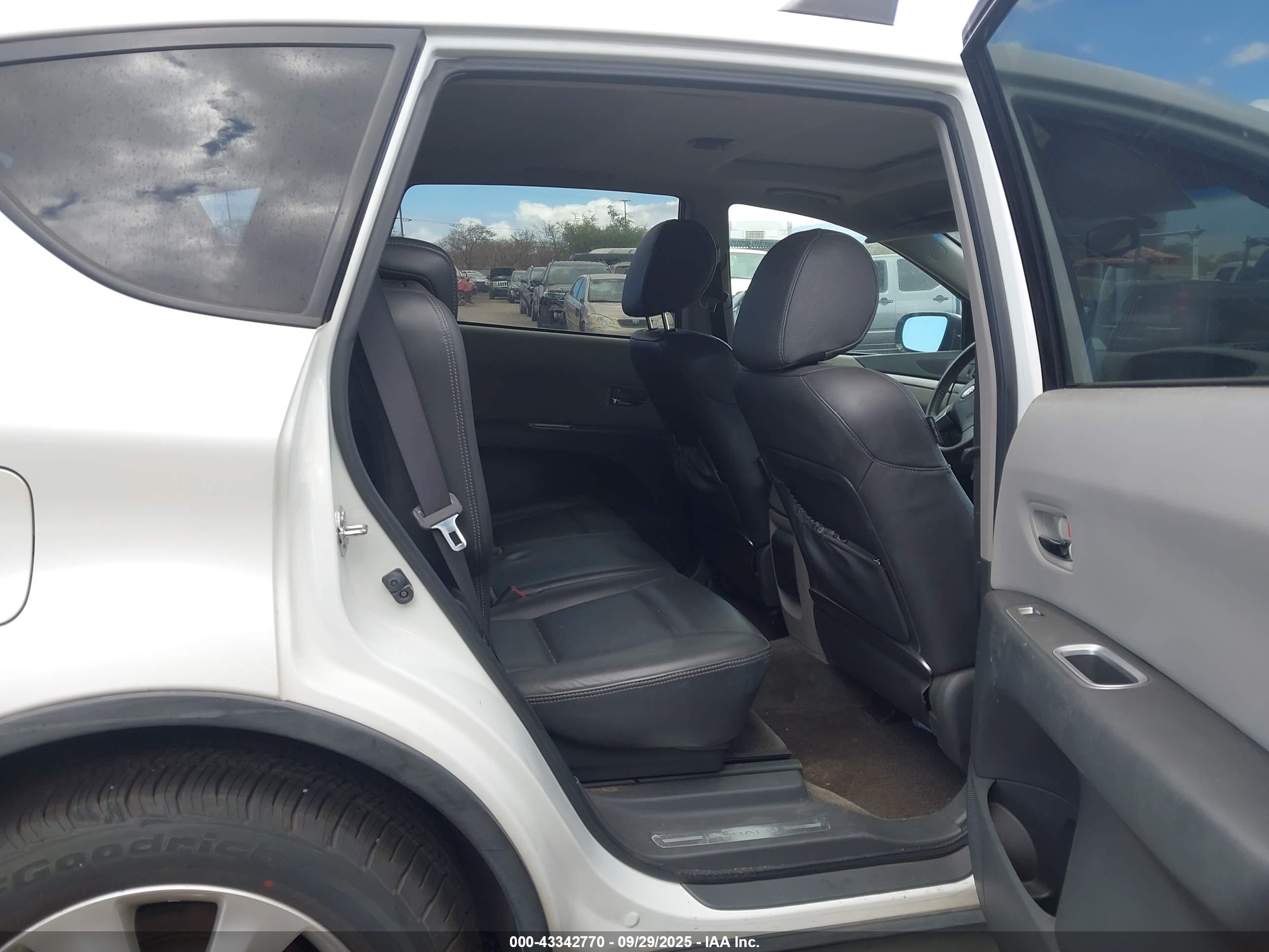 SUBARU B9 image 8