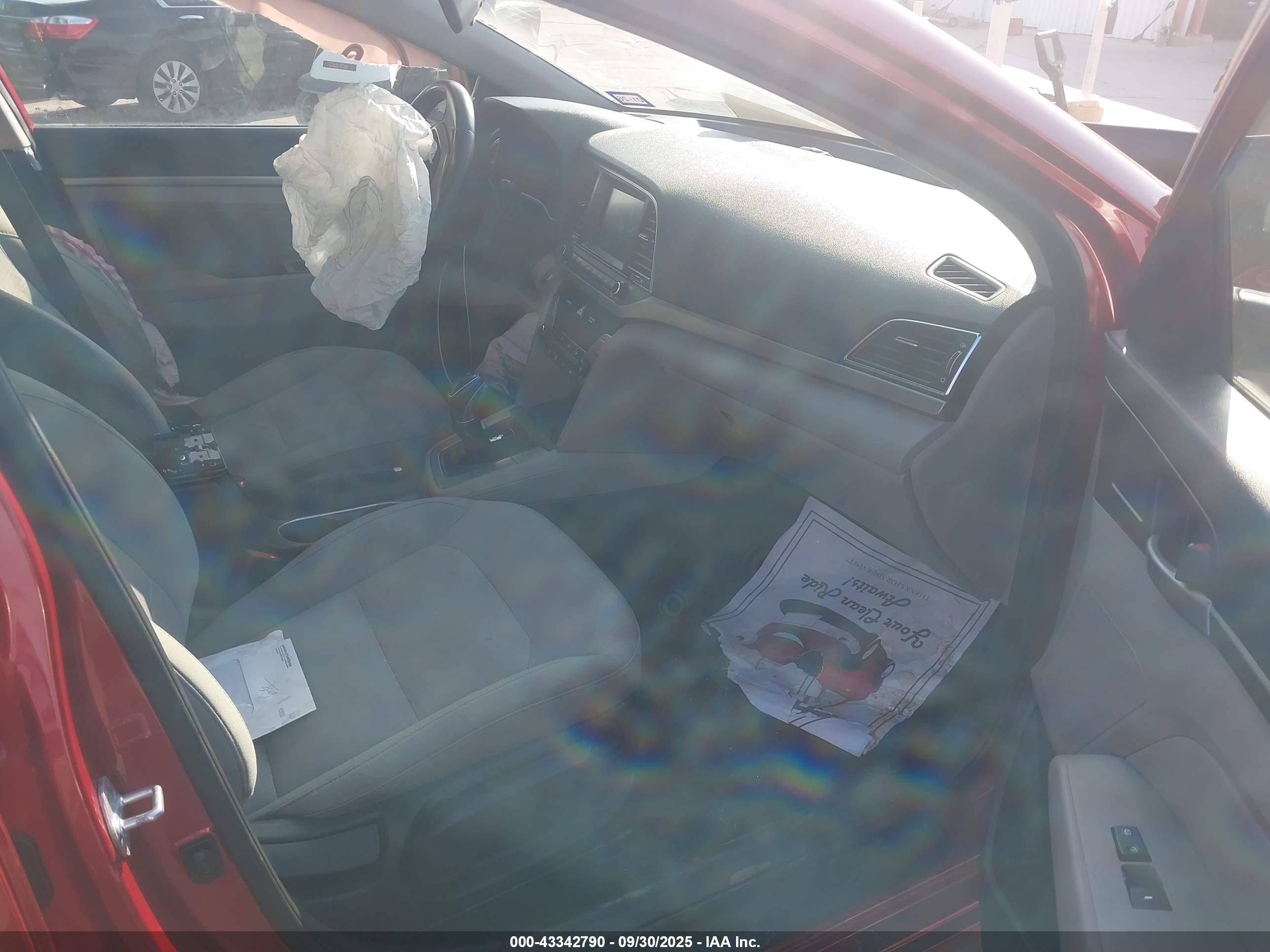 HYUNDAI ELANTRA image 5