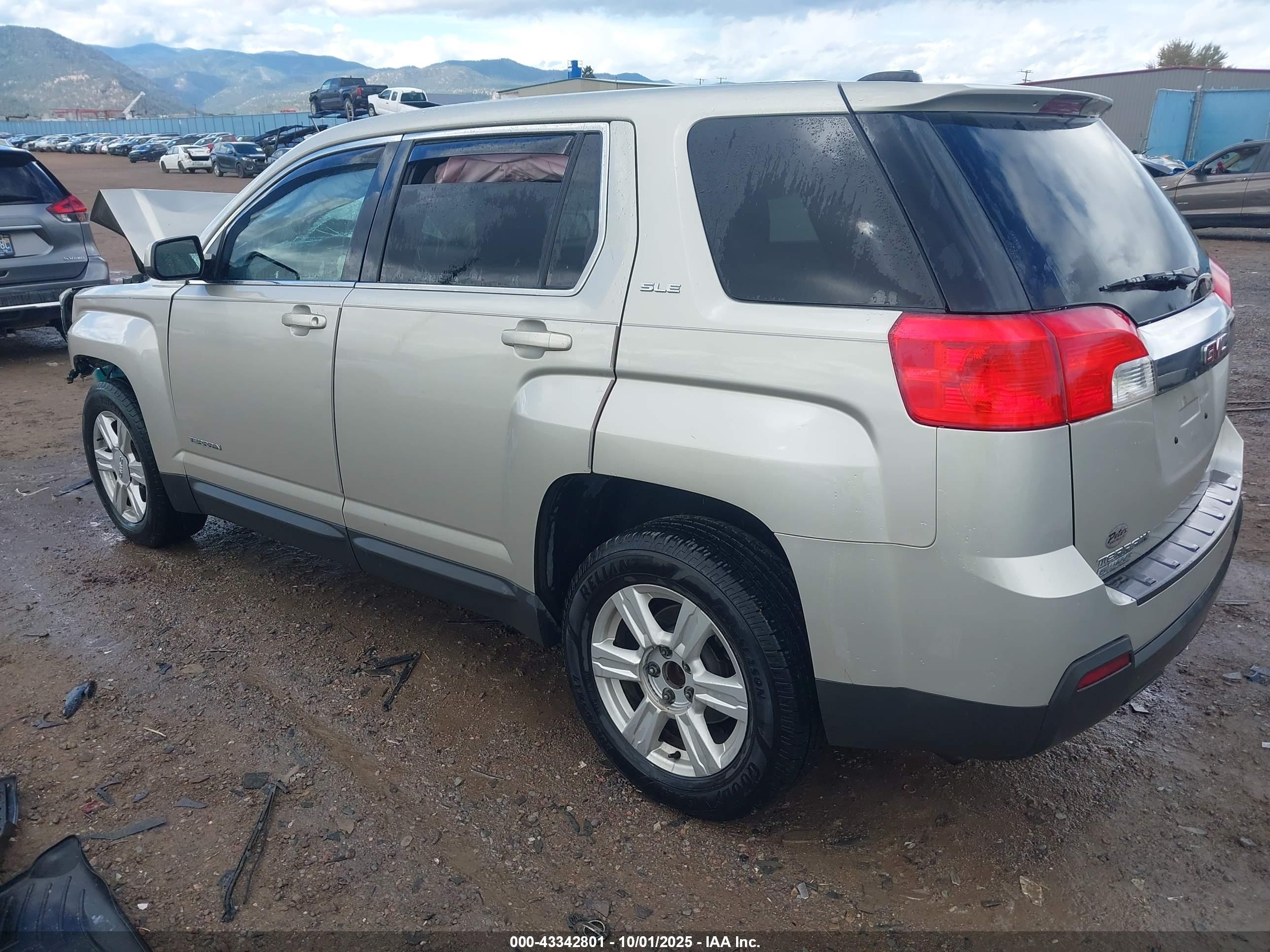 GMC TERRAIN image 3