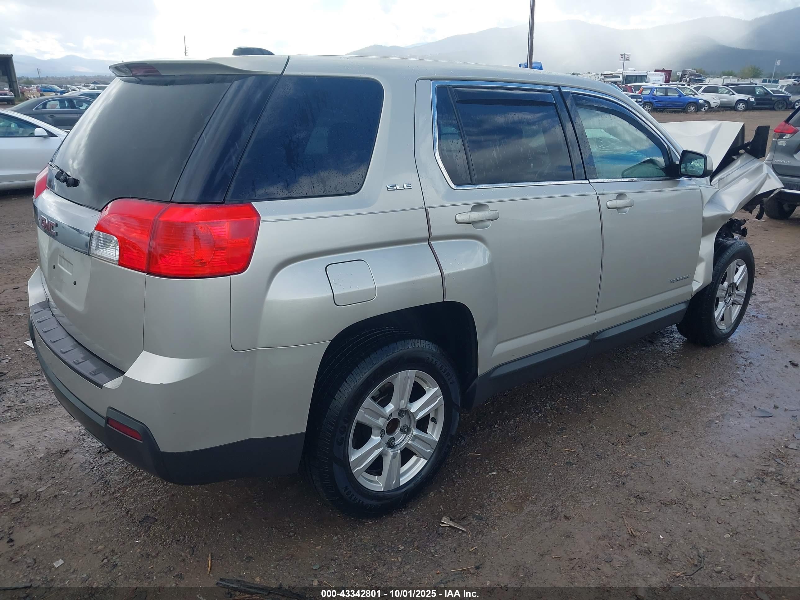 GMC TERRAIN image 4