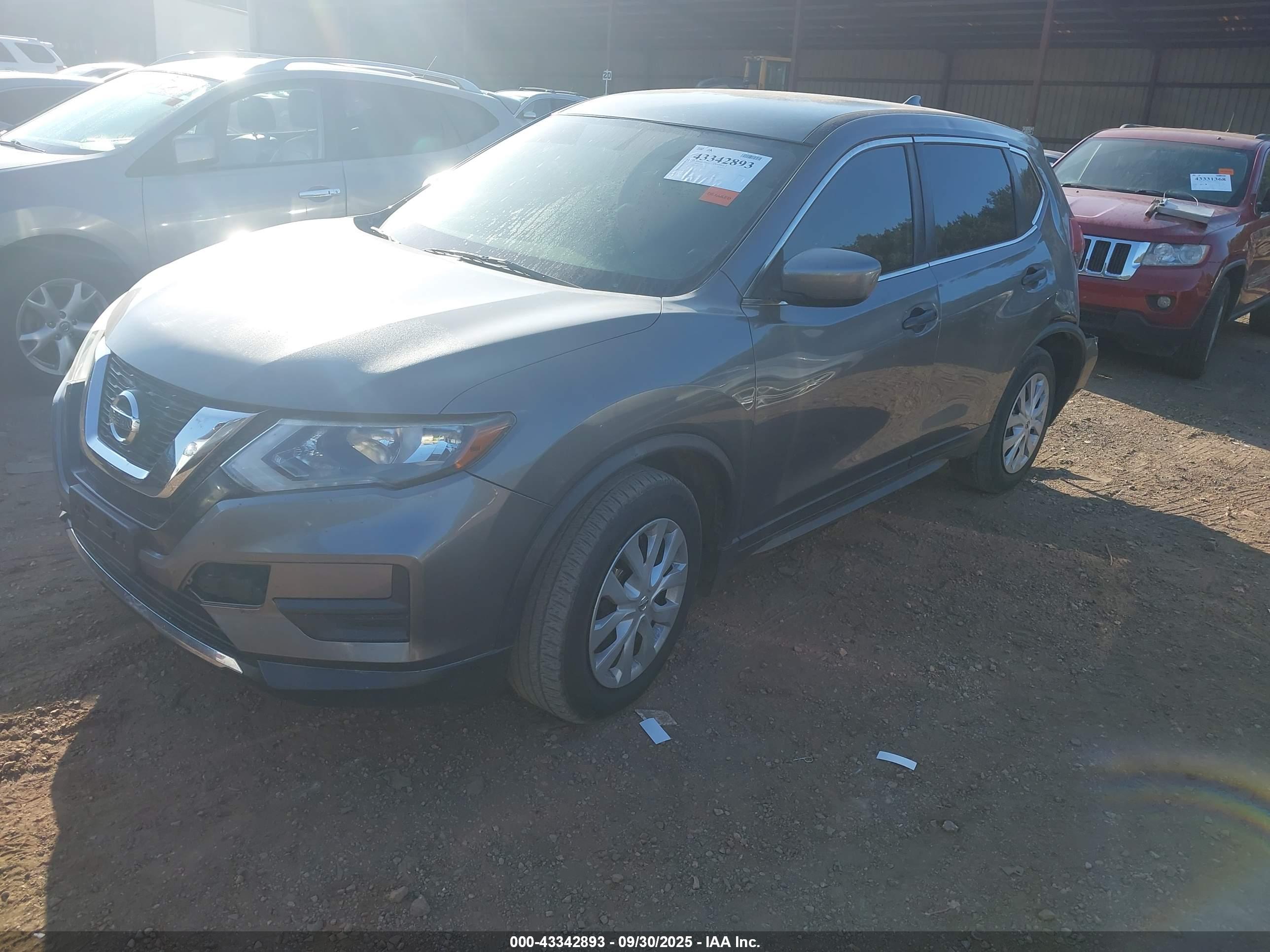 NISSAN ROGUE image 2
