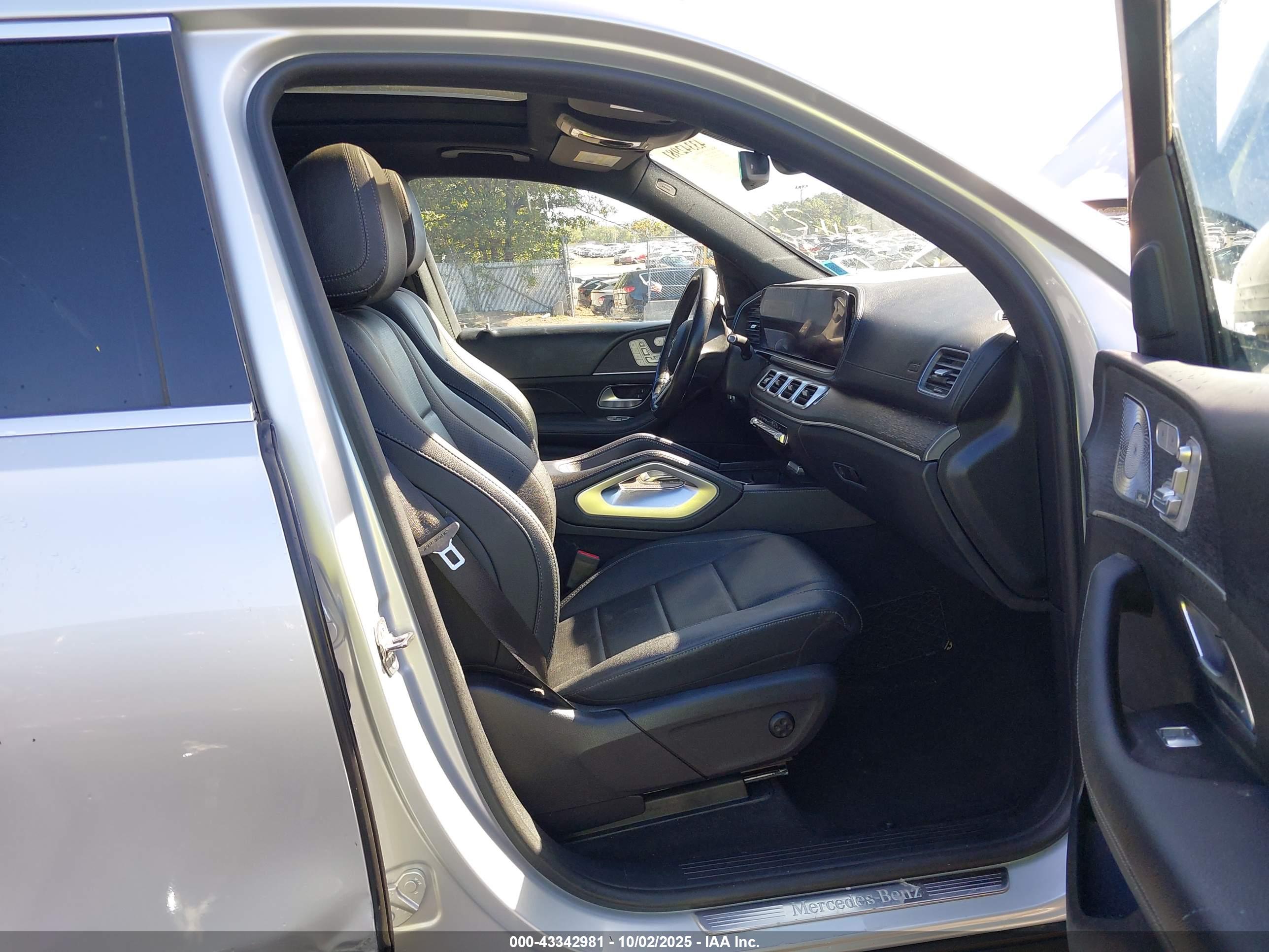 MERCEDES-BENZ GLS image 5