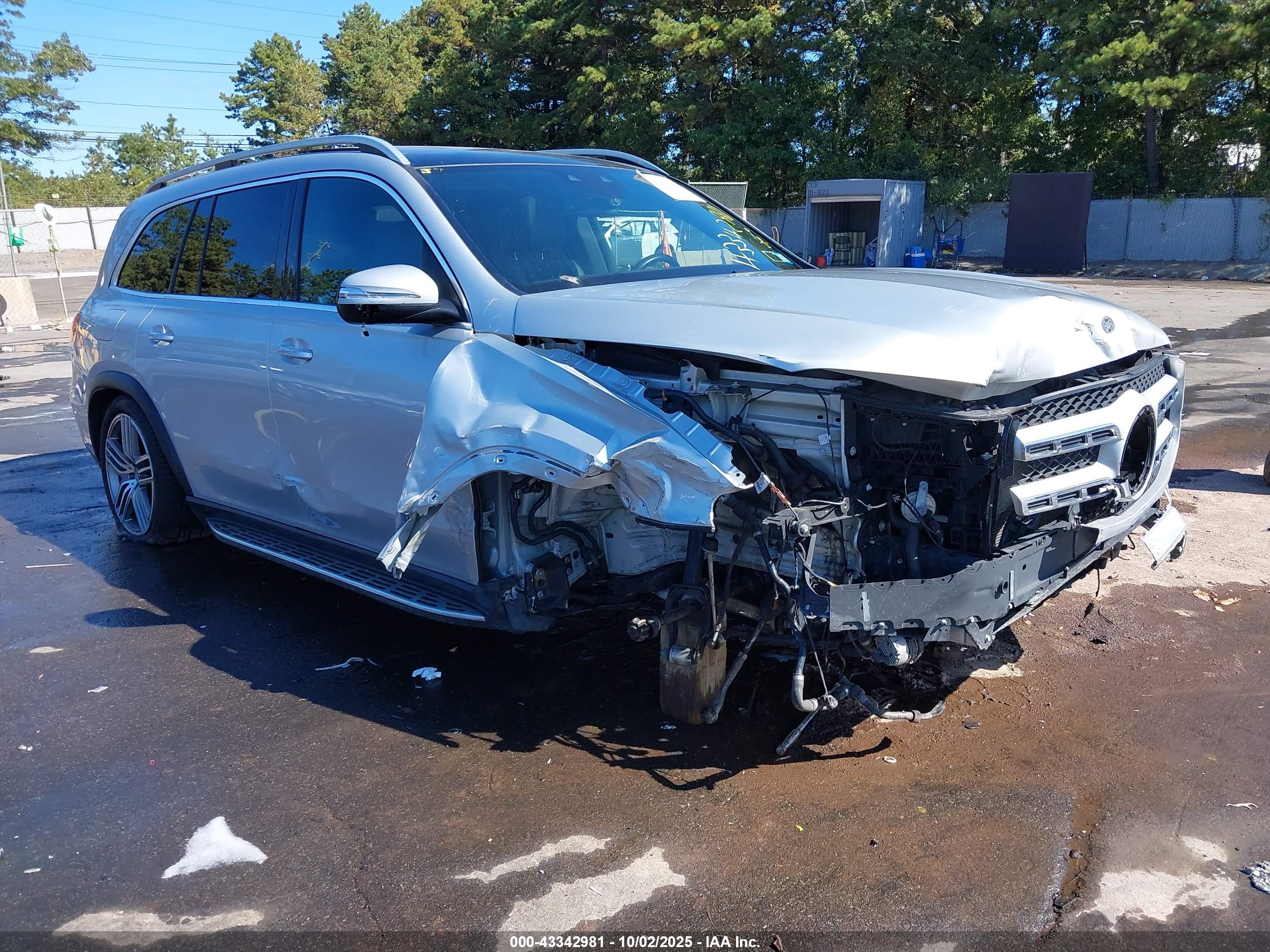 MERCEDES-BENZ GLS image 6
