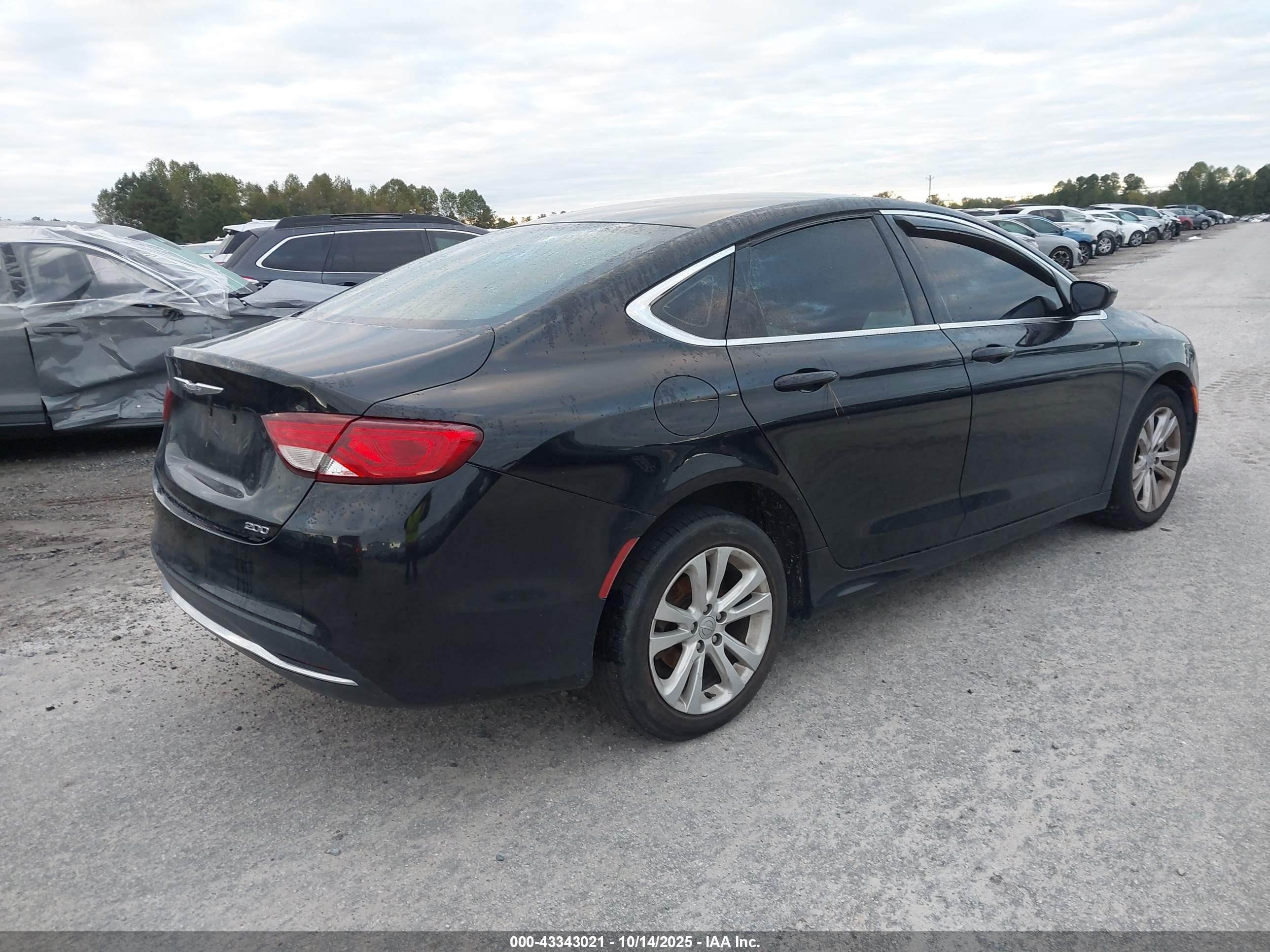 CHRYSLER 200 image 4